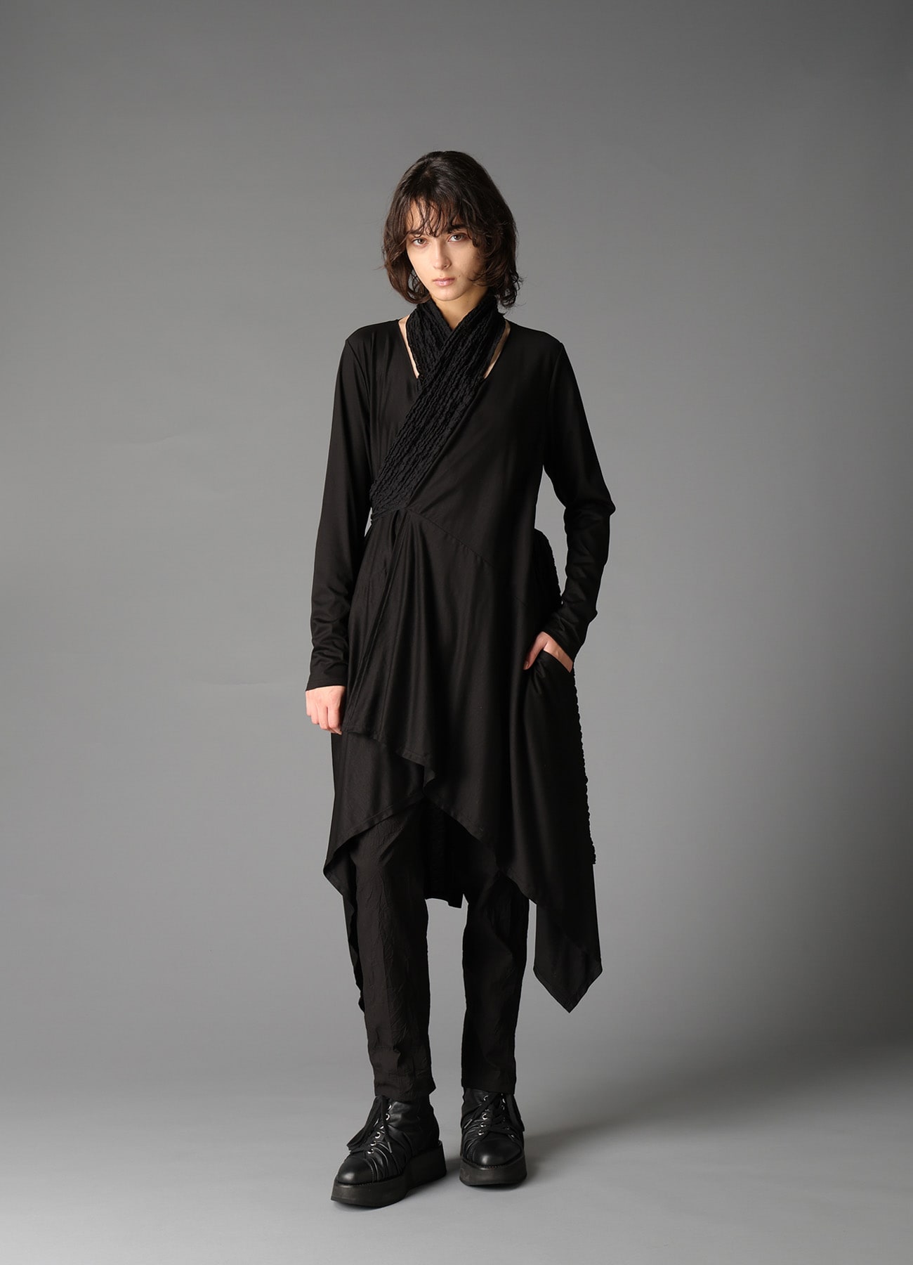 WRINKLED TYPEWRITER WAIST TUCK PANTS