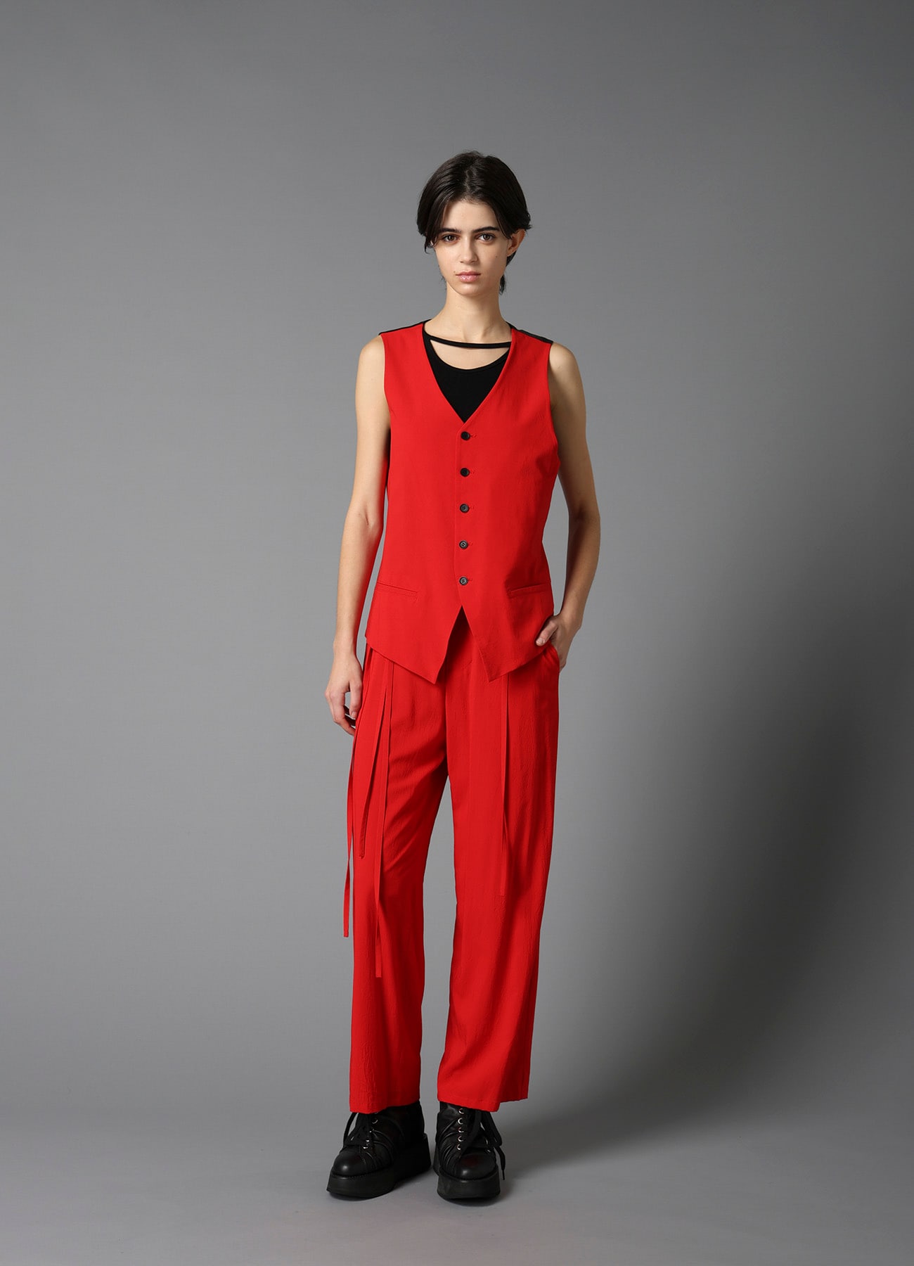 RY/ WRINKLED LAWN HANGING STRAP PANTS