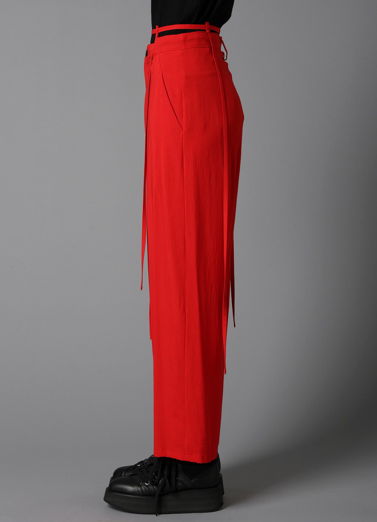 RY/ WRINKLED LAWN HANGING STRAP PANTS