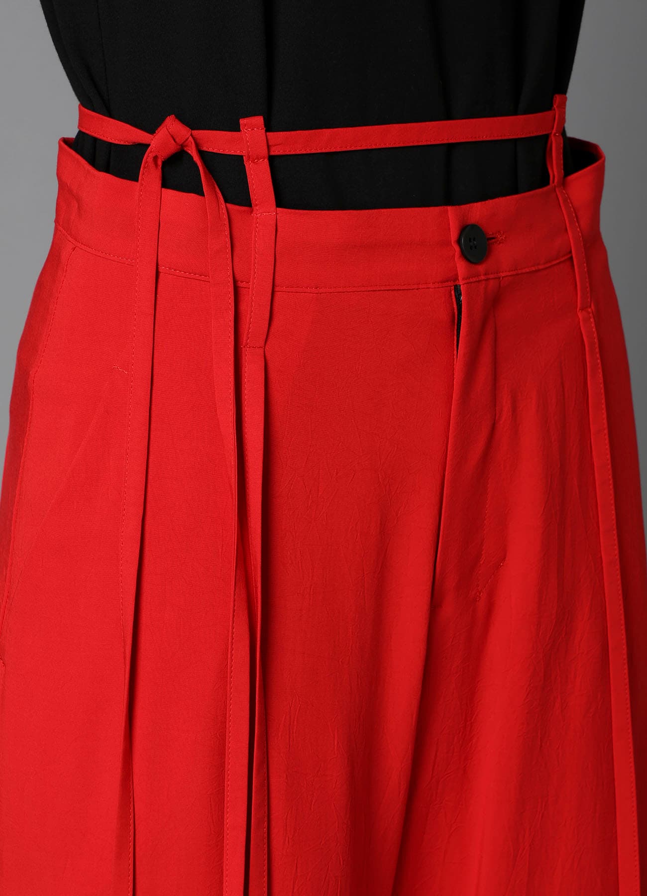 RY/ WRINKLED LAWN HANGING STRAP PANTS