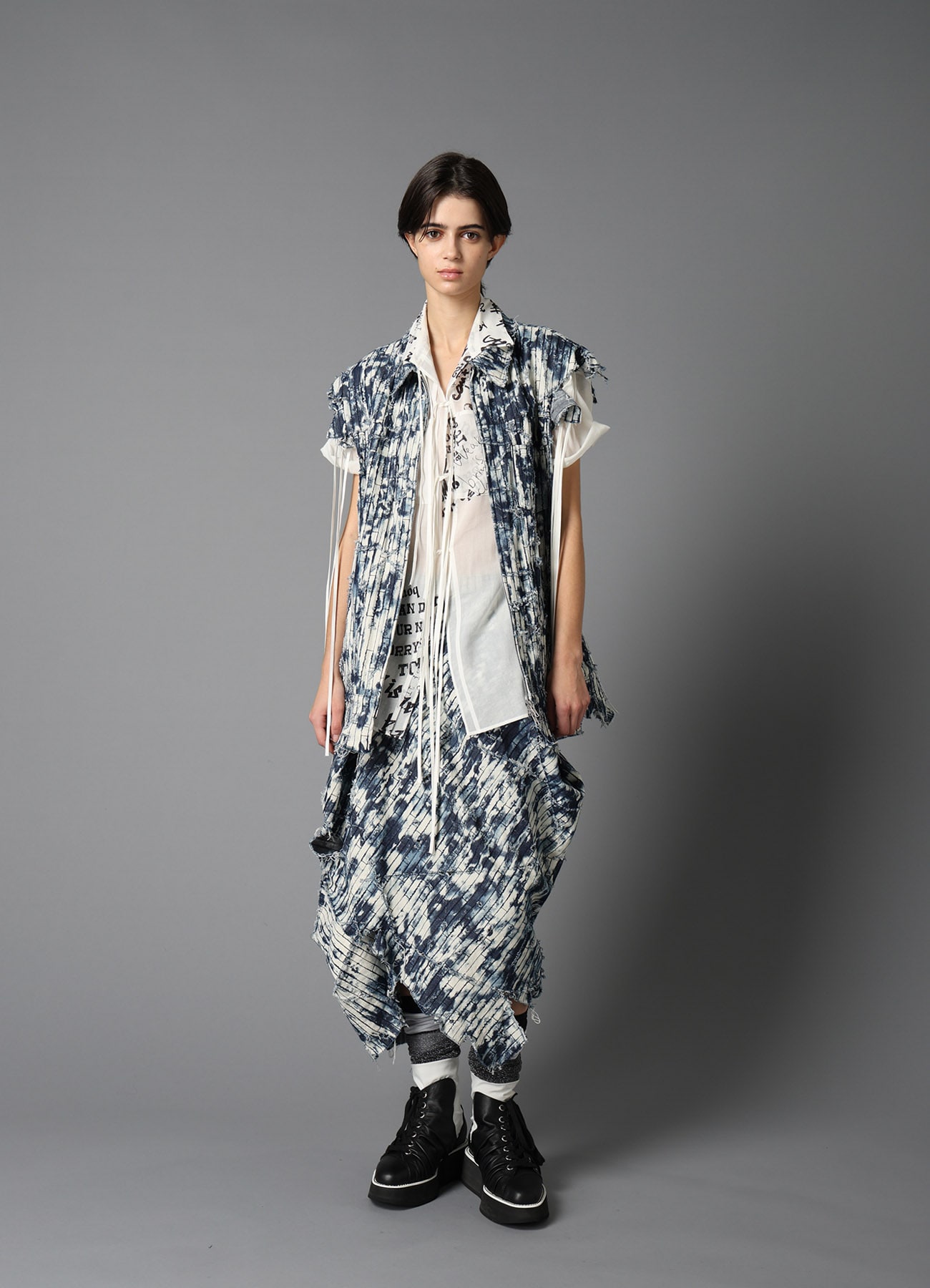 DAMAGED DENIM DRAPED SKIRT