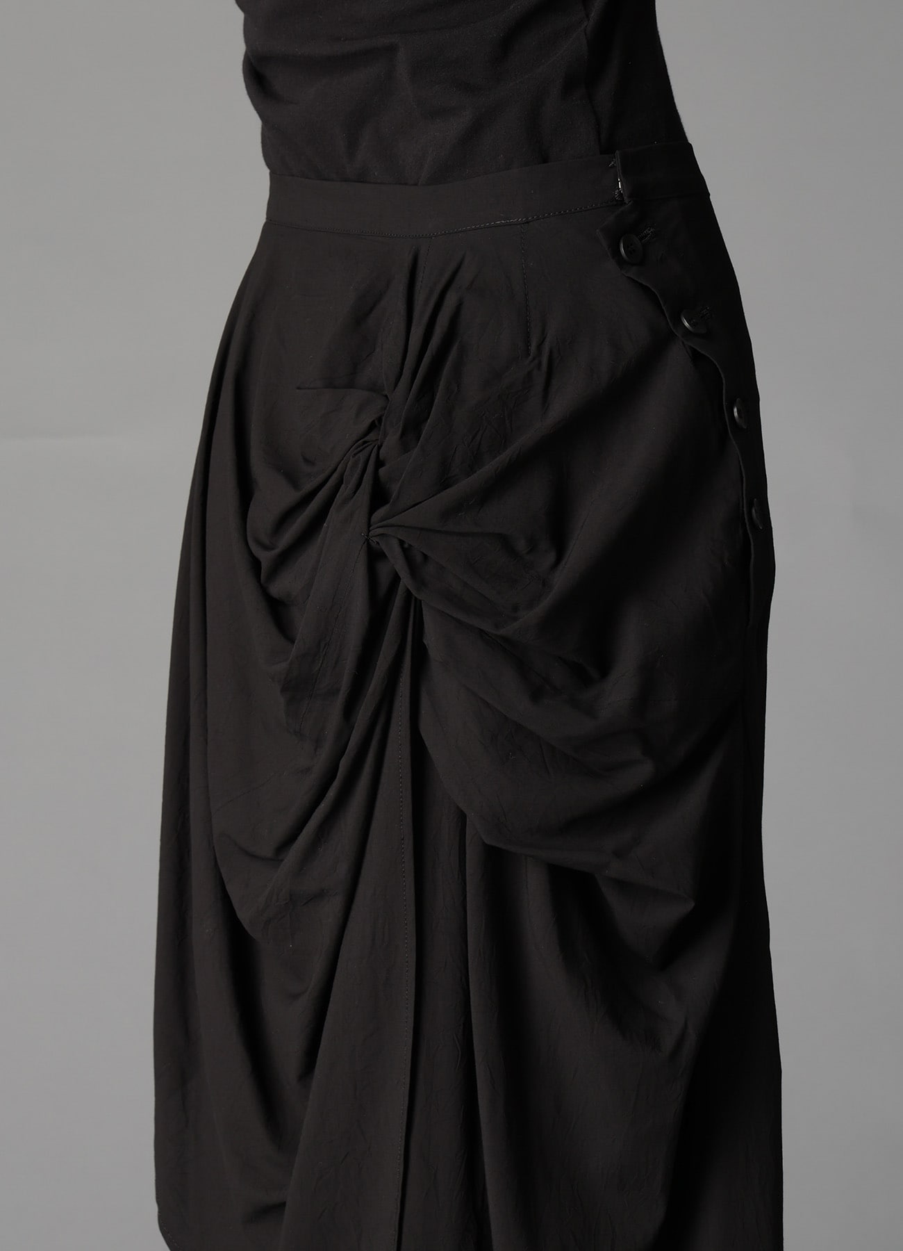 RY/ WRINKLED LAWN B TWISTED SKIRT