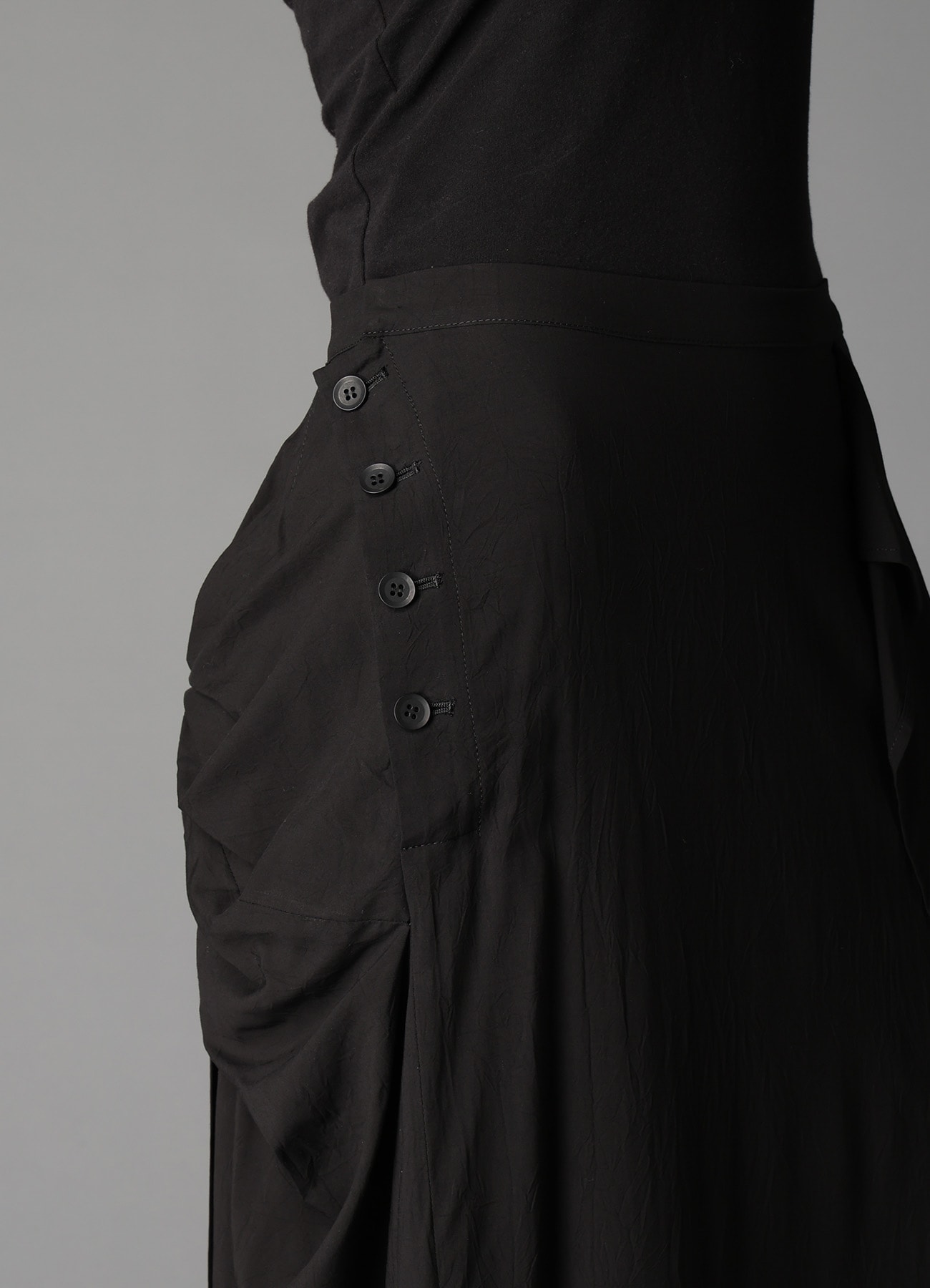 RY/ WRINKLED LAWN B TWISTED SKIRT