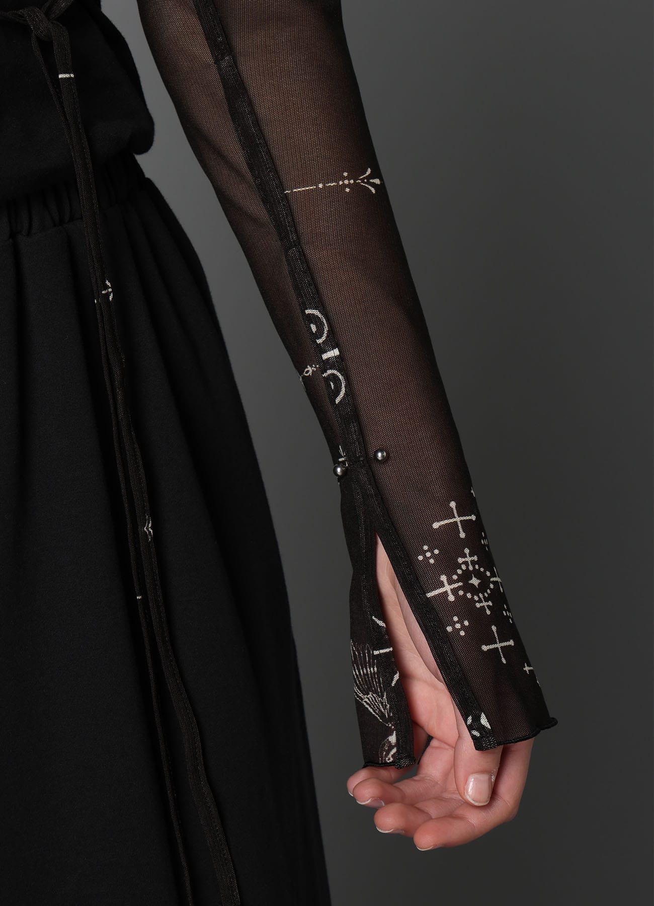 TATTOO PRINTED TULLE SLEEVE SLIT BOLERO