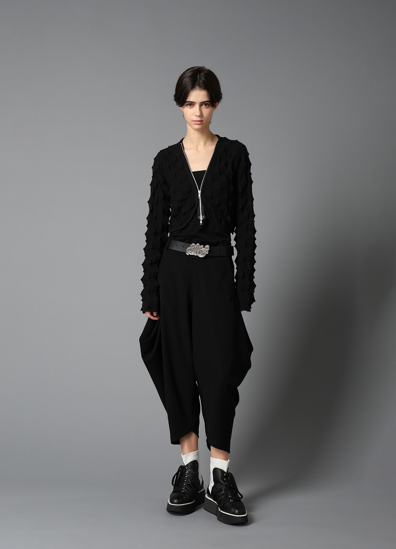 3D LINK STITCH ROUND HEM BOLERO