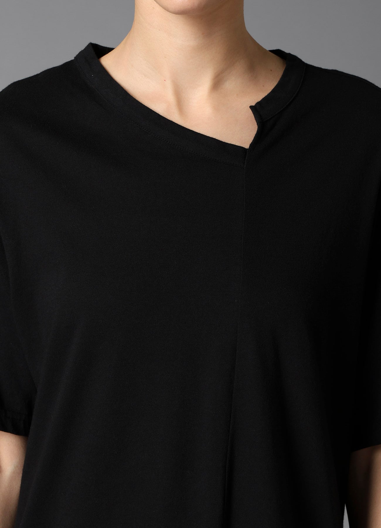 40/- SINGLE JERSEY ASYMMETRIC TEE