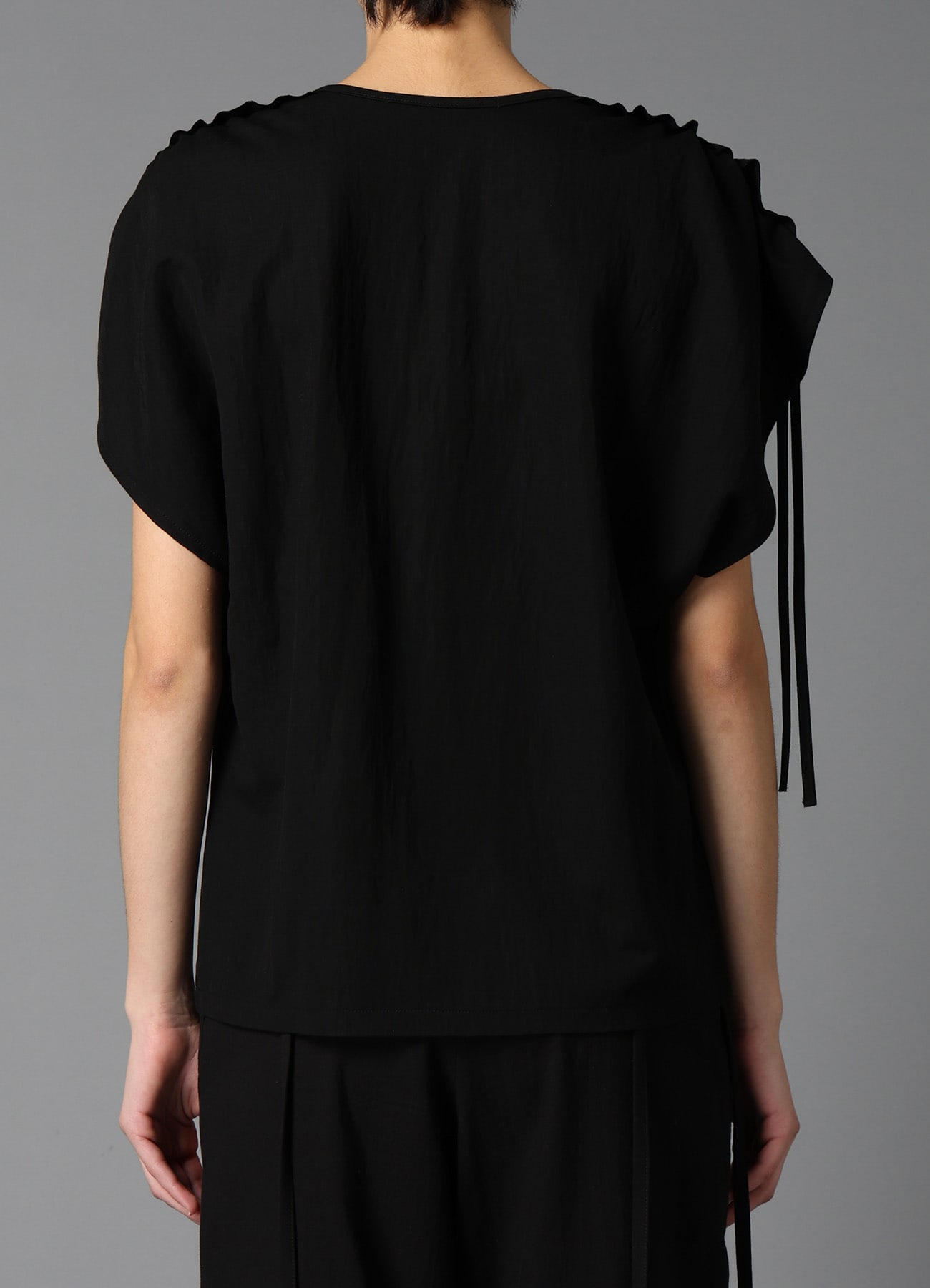 NATURAL SMOOTH SHOULDER GATHER TEE