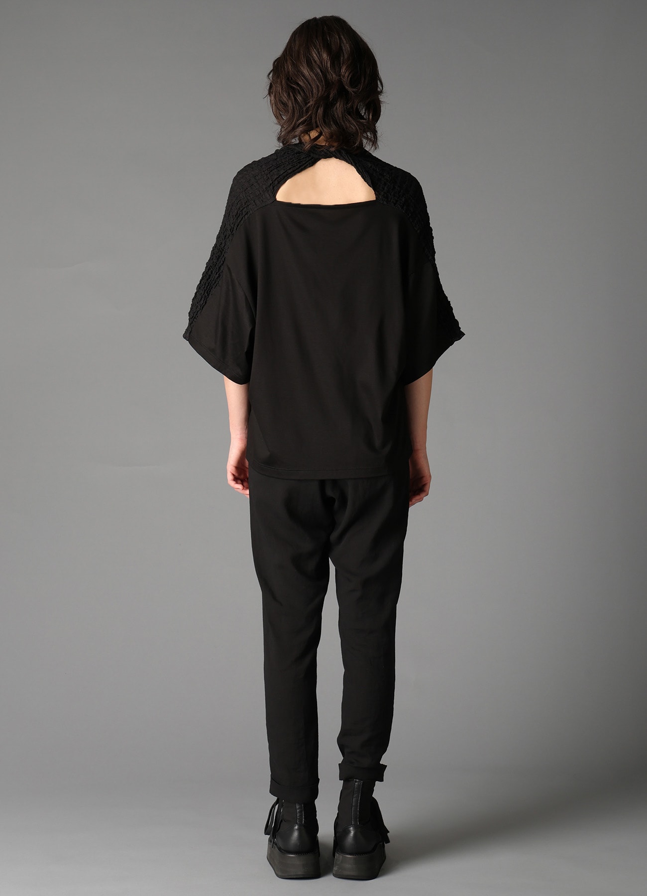 SINGLE JERSEY+SHRINKED LACE BACK TWIST DETAIL TEE