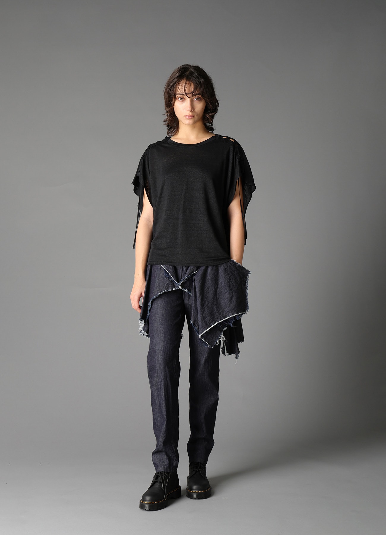 LI/ SINGLE JERSEY LACE UP SQUARE TEE