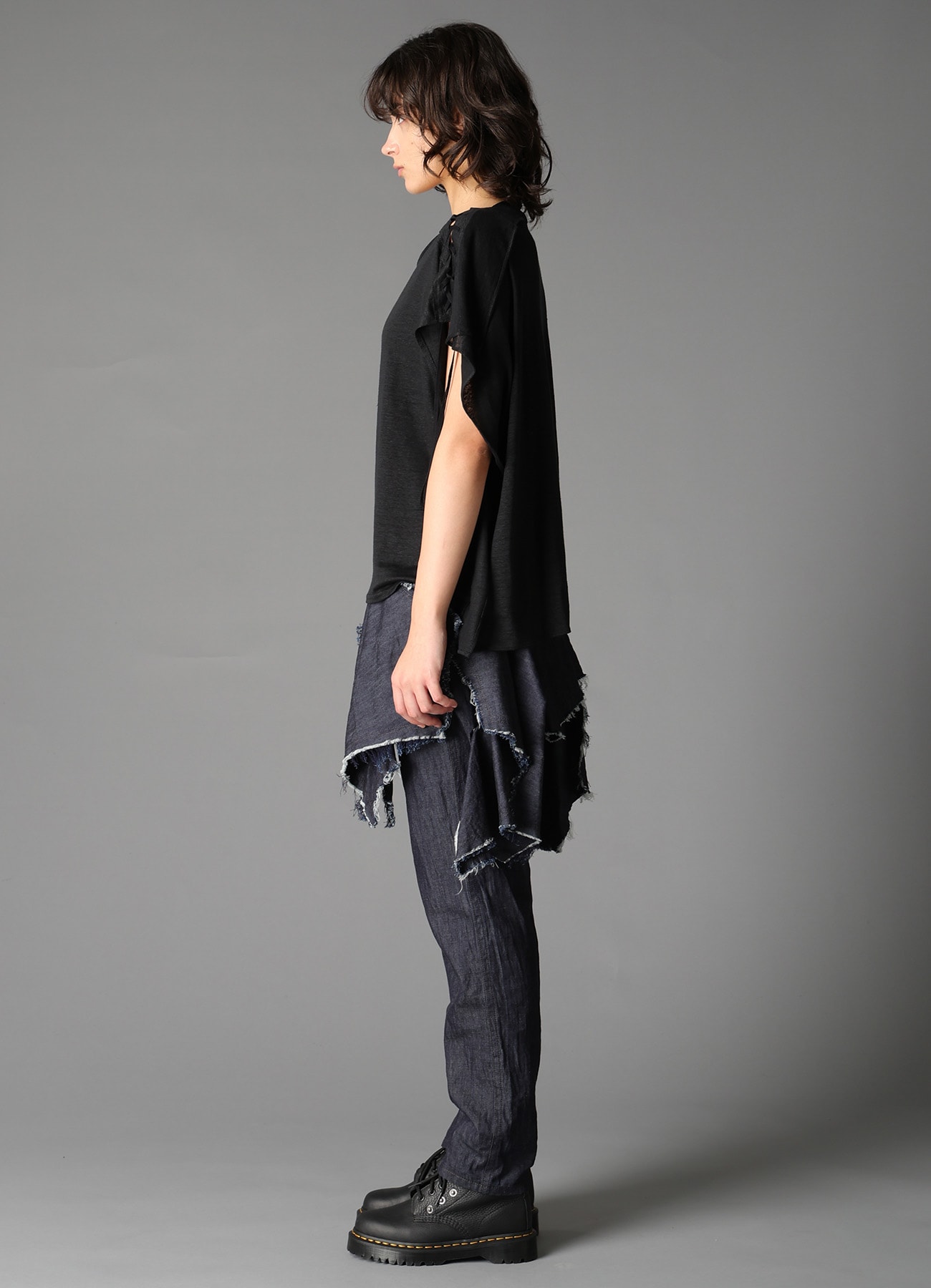 LI/ SINGLE JERSEY LACE UP SQUARE TEE
