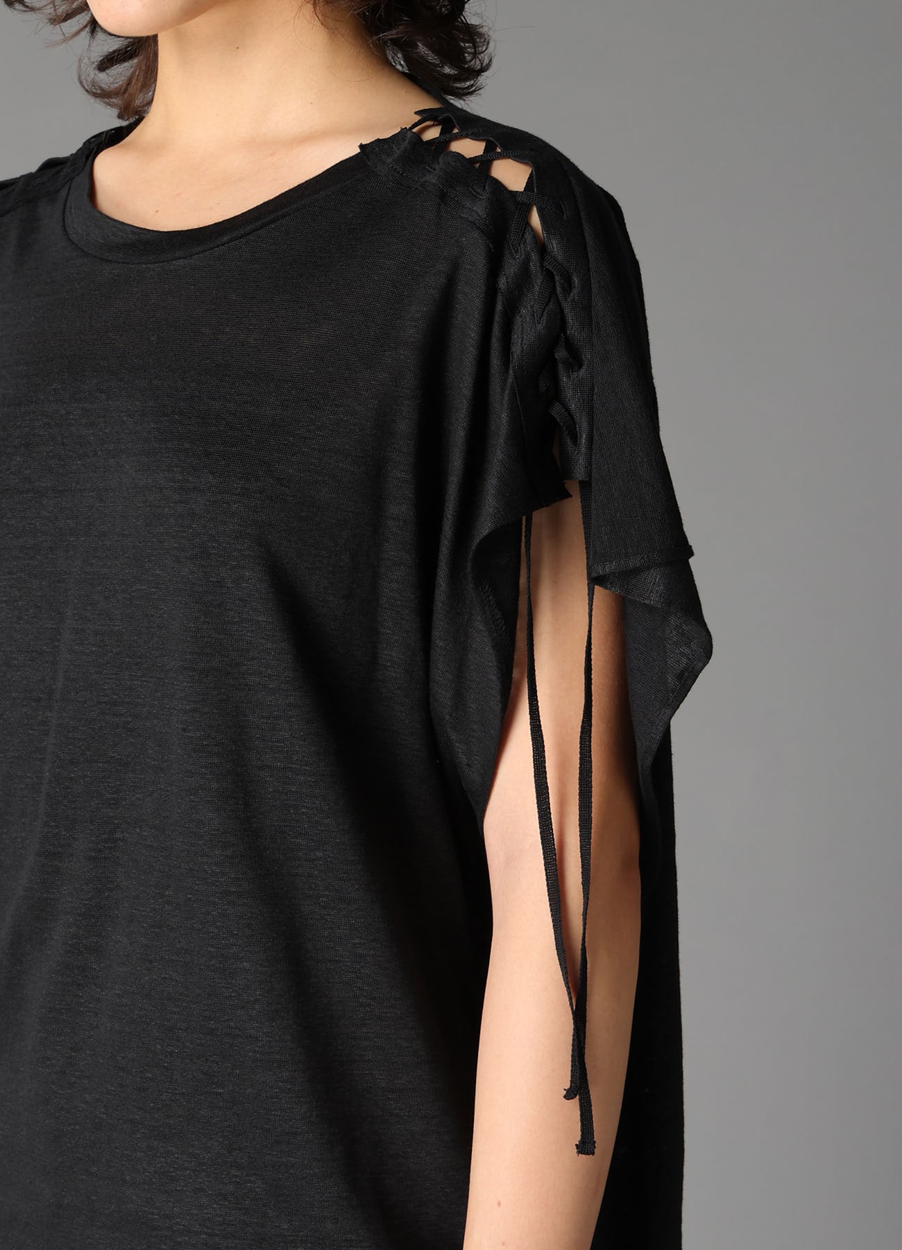 LI/ SINGLE JERSEY LACE UP SQUARE TEE