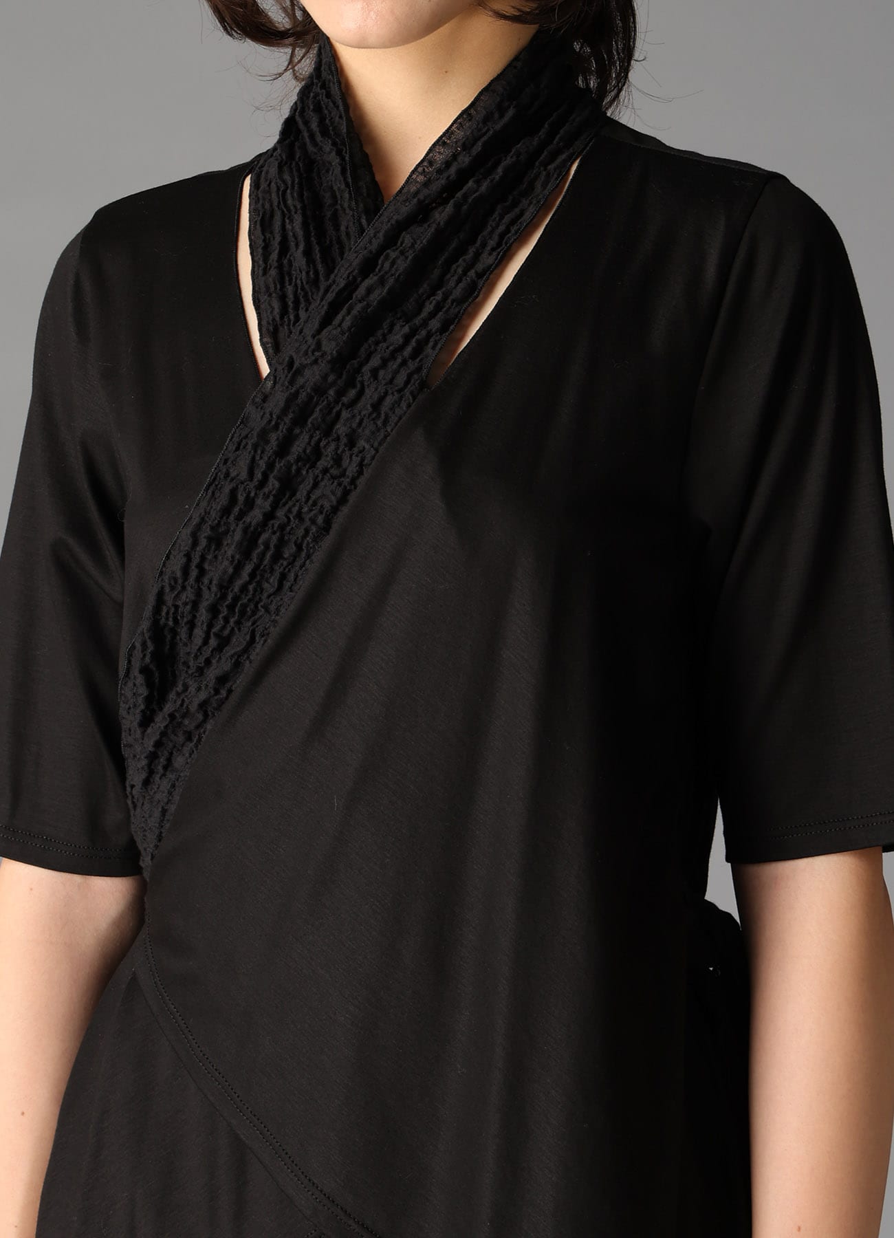 SINGLE JERSEY+SHRINKED LACE SCARF DETAIL SHORT CARDIGAN