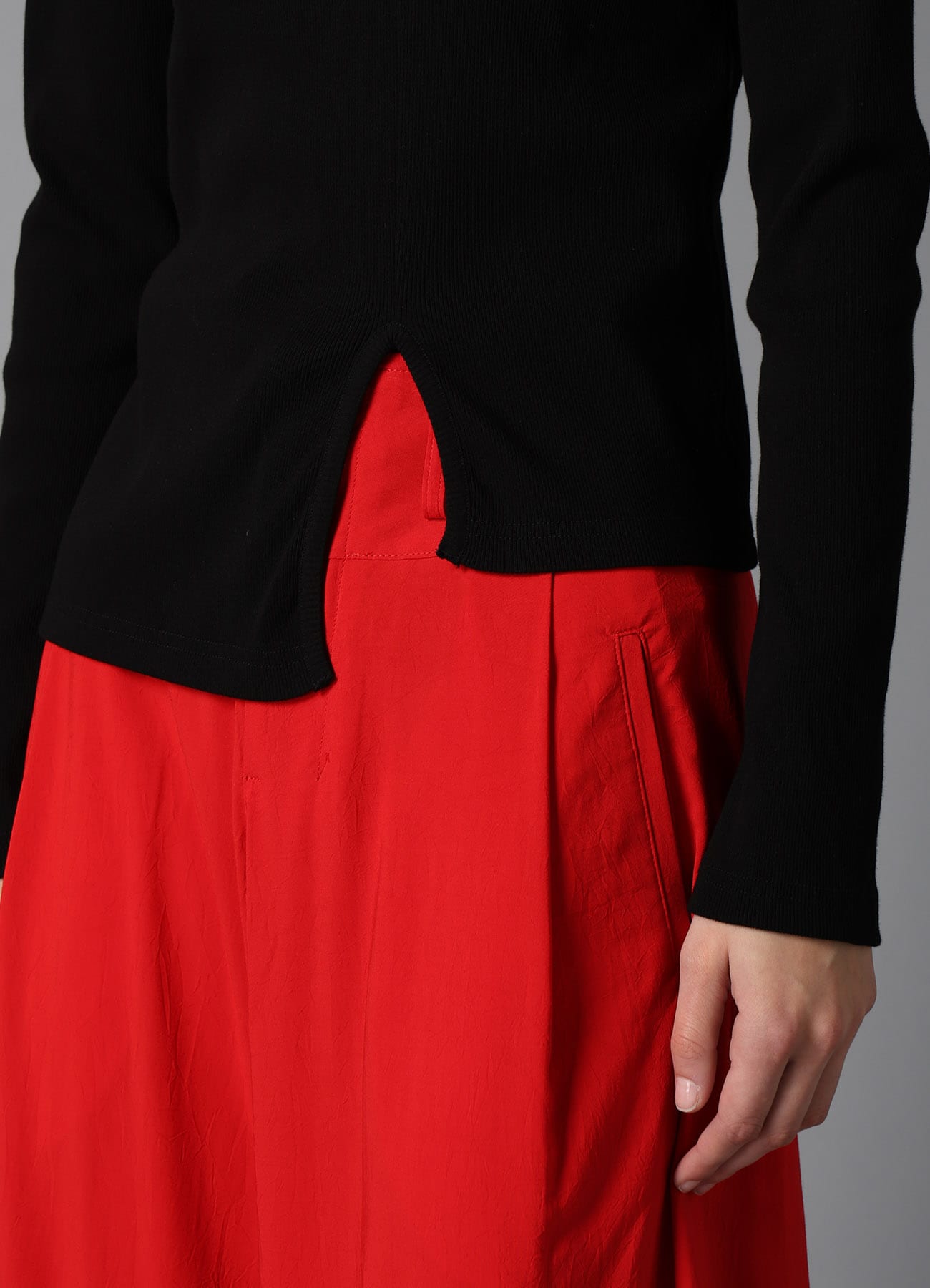 COTTON RIB ASYMMETRIC LONG SLEEVE TEE