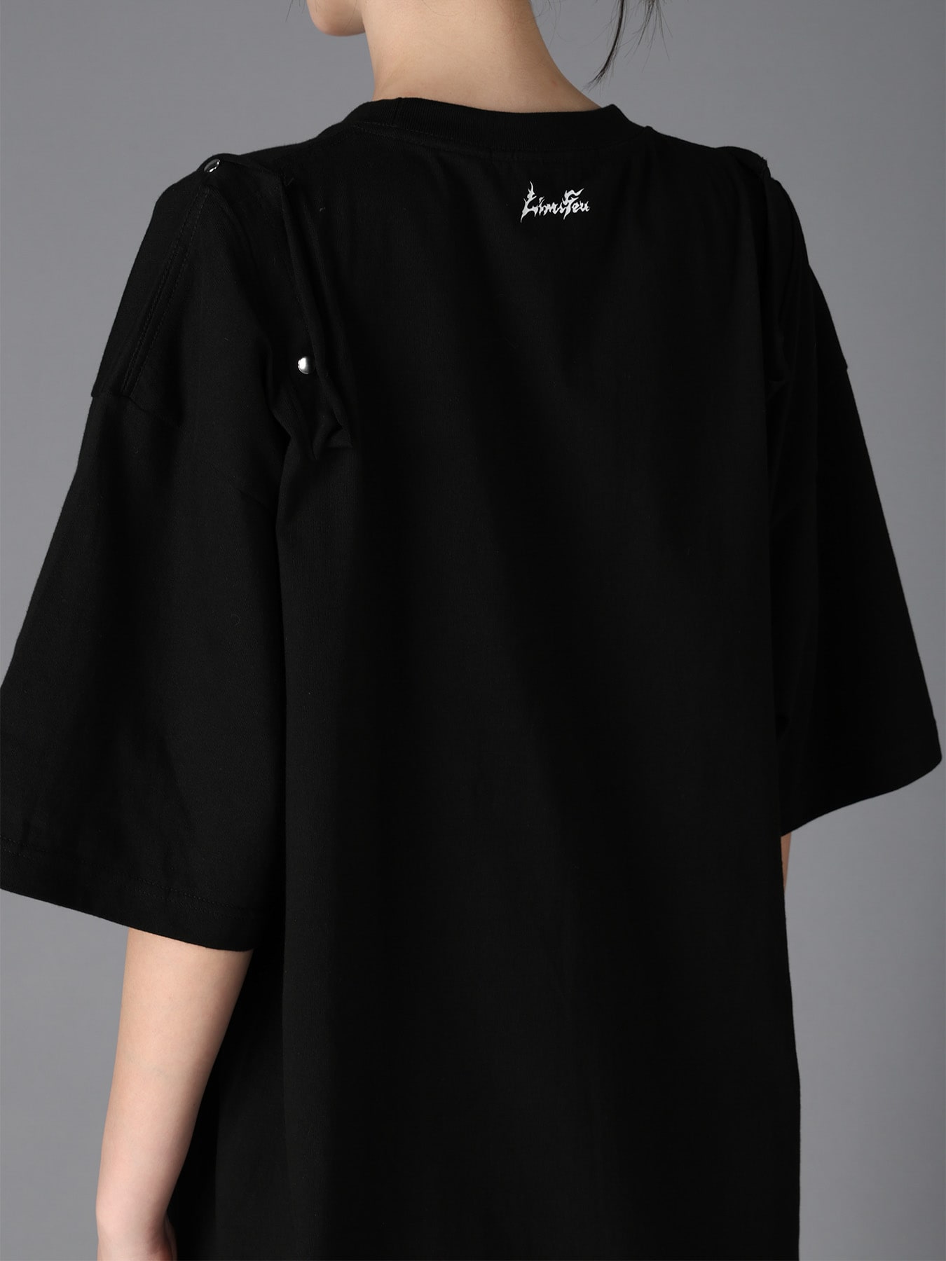 [LIMIted] DOT BUTTON REMAKE T-SHIRT