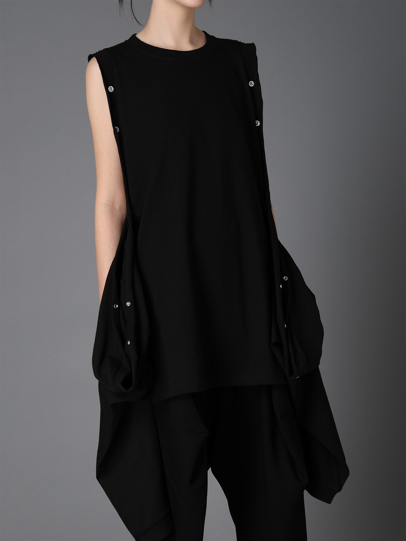 DOT BUTTON REMAKE LONG SLEEVE T-SHIRT