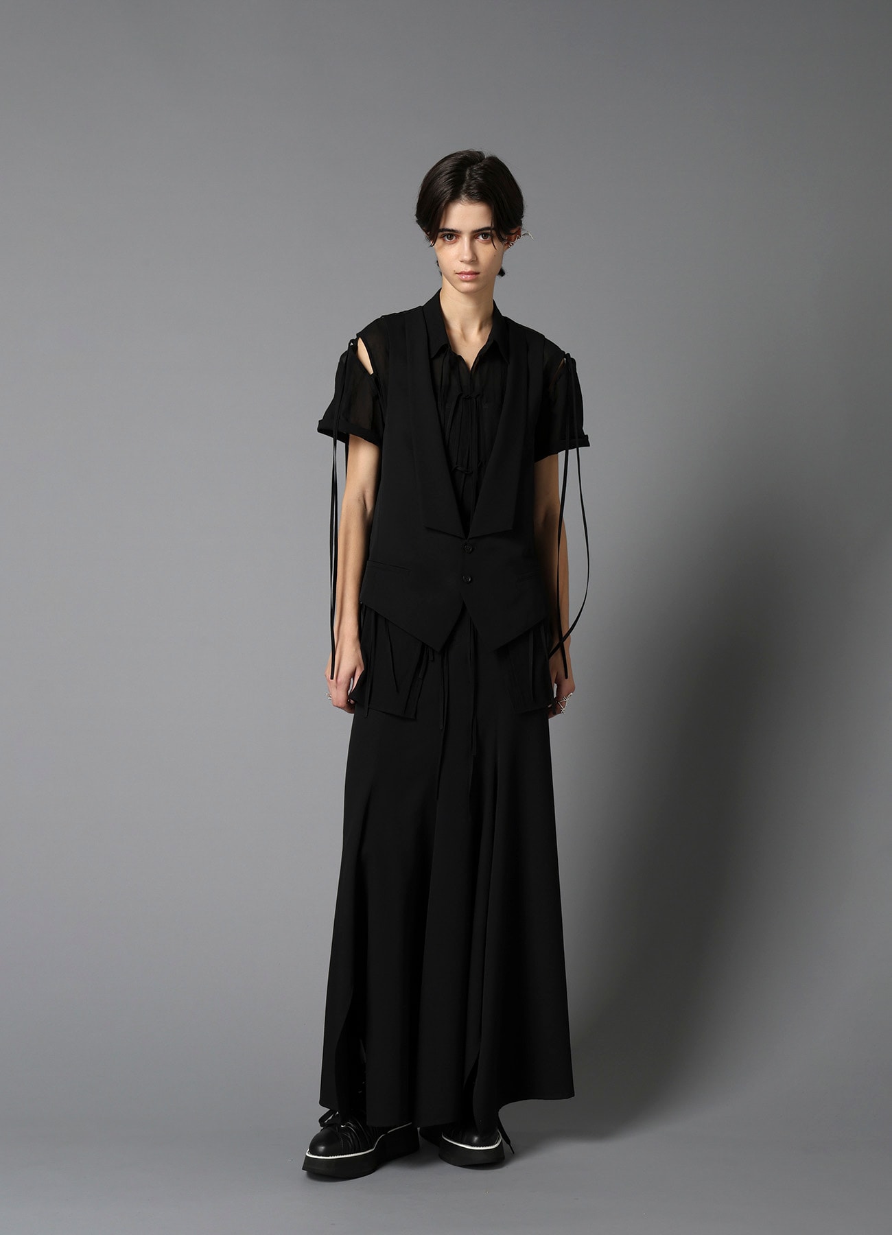 W/GABARDINE COLLARED VEST