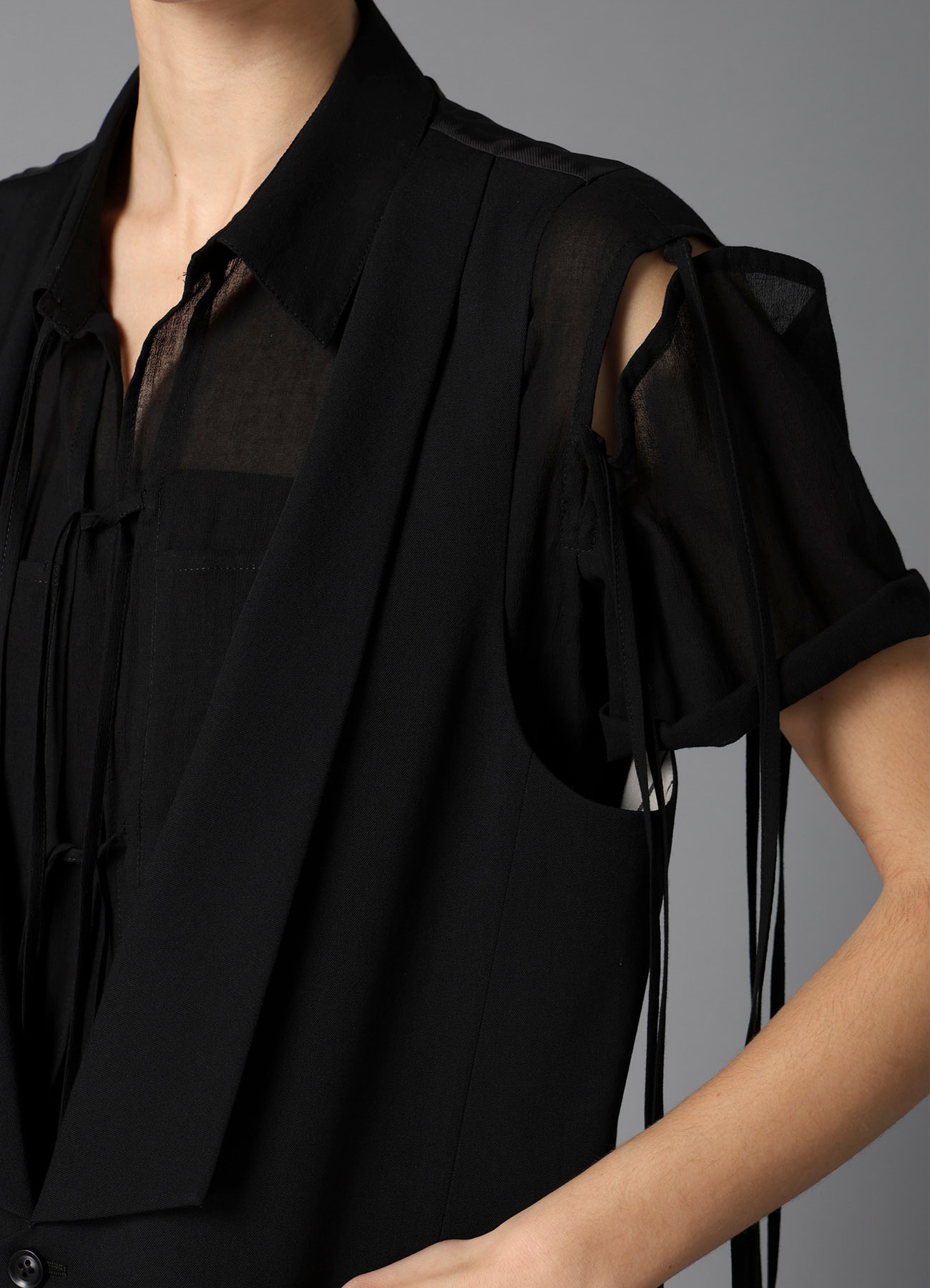 W/GABARDINE COLLARED VEST