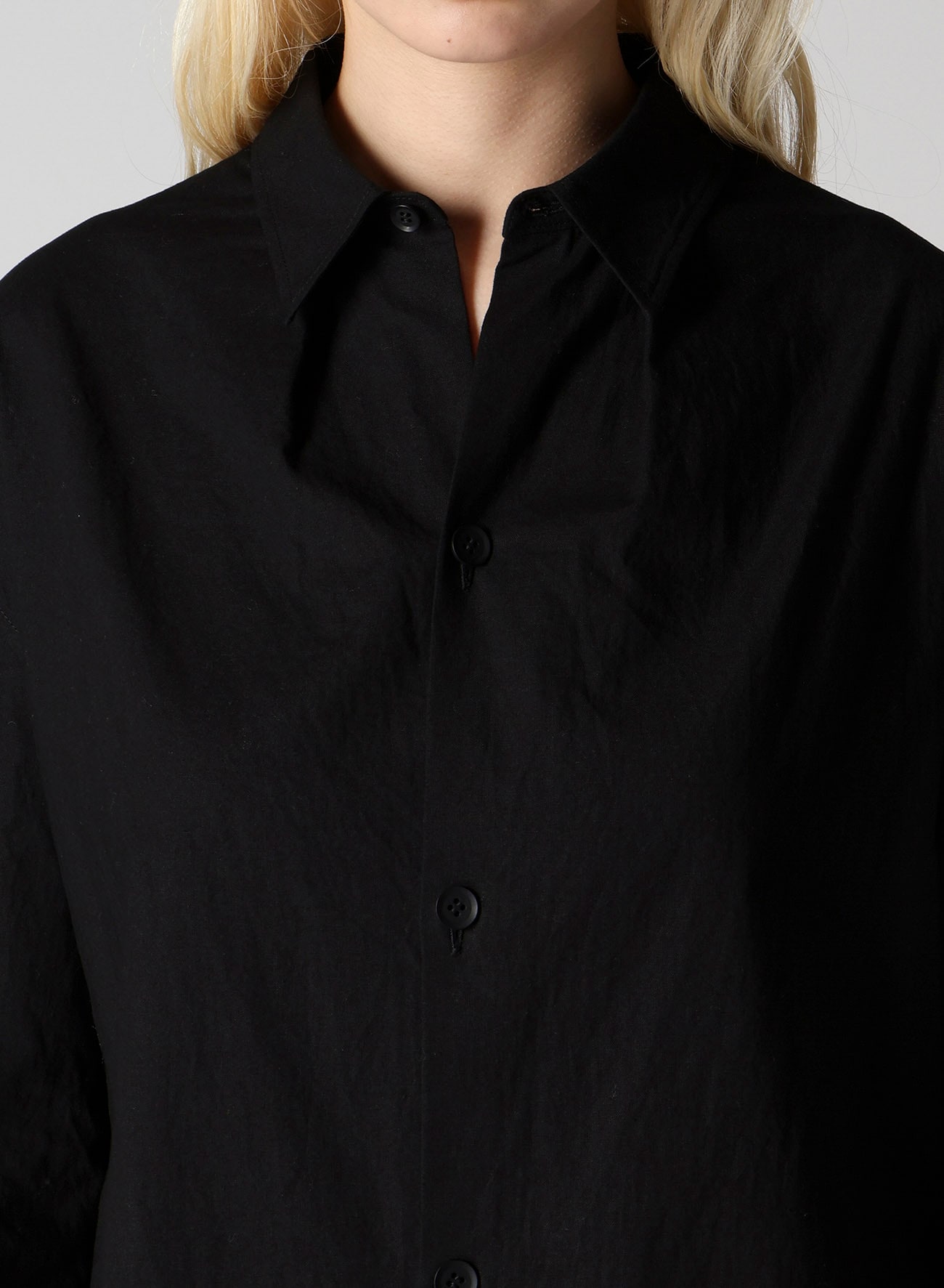 LIGHT POPLIN NECK TUCK SHIRT