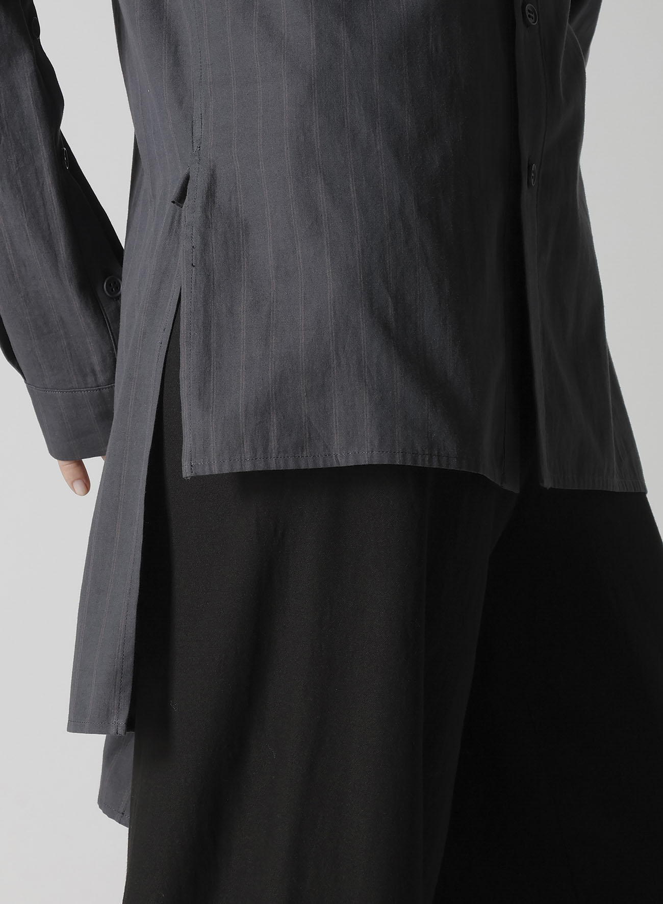 GREY STRIPE BACK SLIT SHIRT