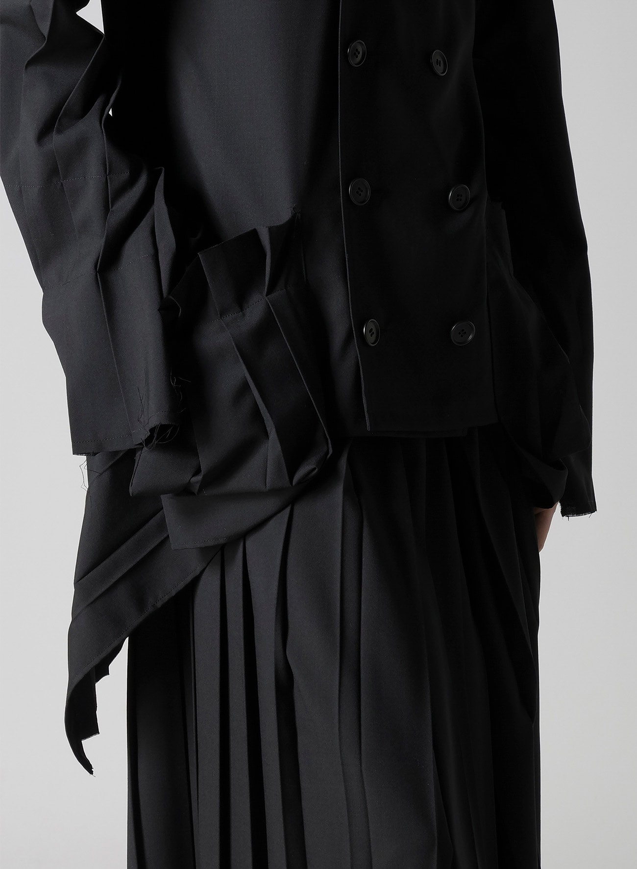 TROPICAL PLEATS SLEEVE JACKET