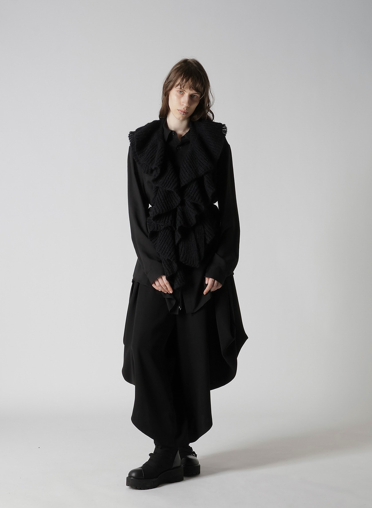LOOSE TENTION RIB FLUFFY FRILLED SCARF