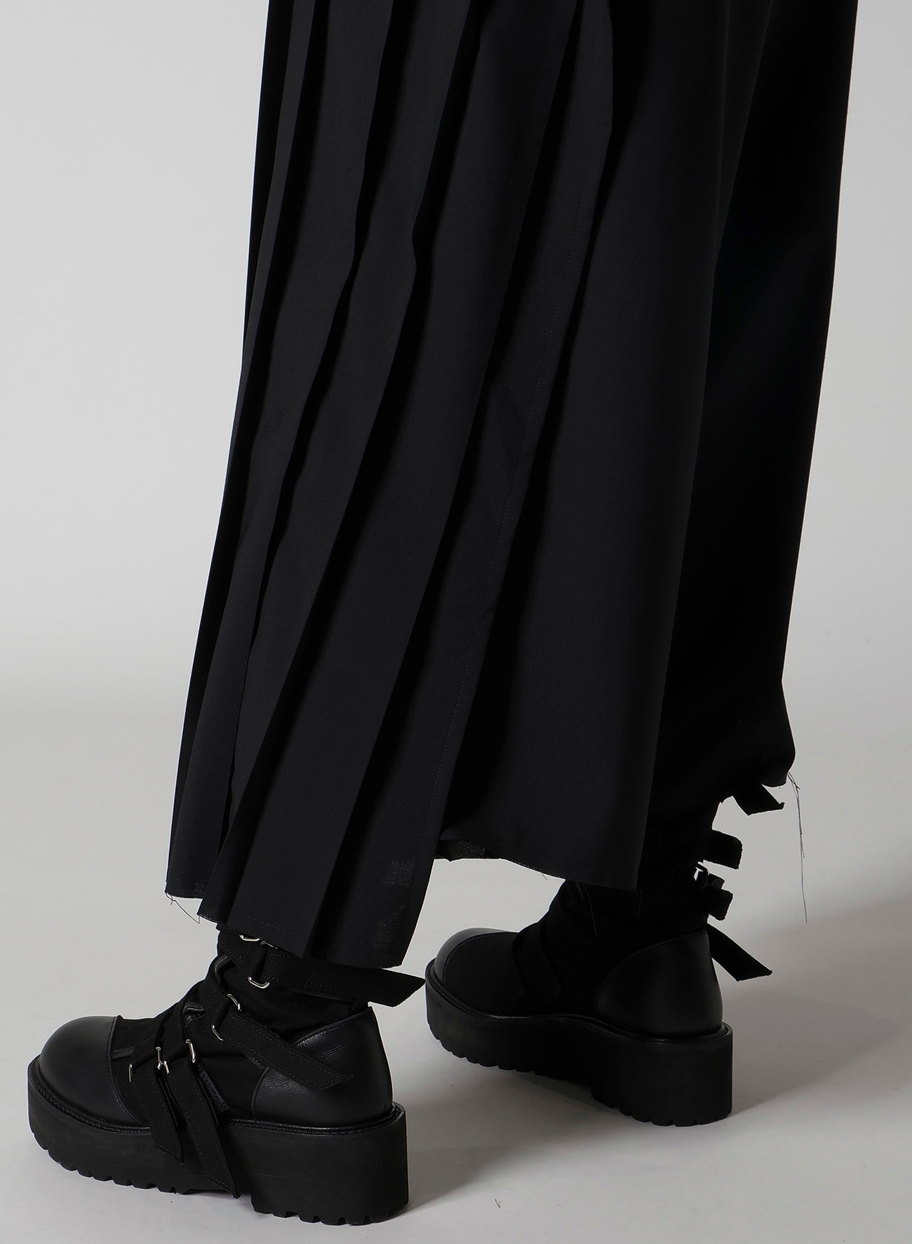 美品　リミフゥ　ヨウジヤマモト　変形　ストレッチ　パンツ　黒 STAFF STYLING｜THE SHOP YOHJI YAMAMOTO