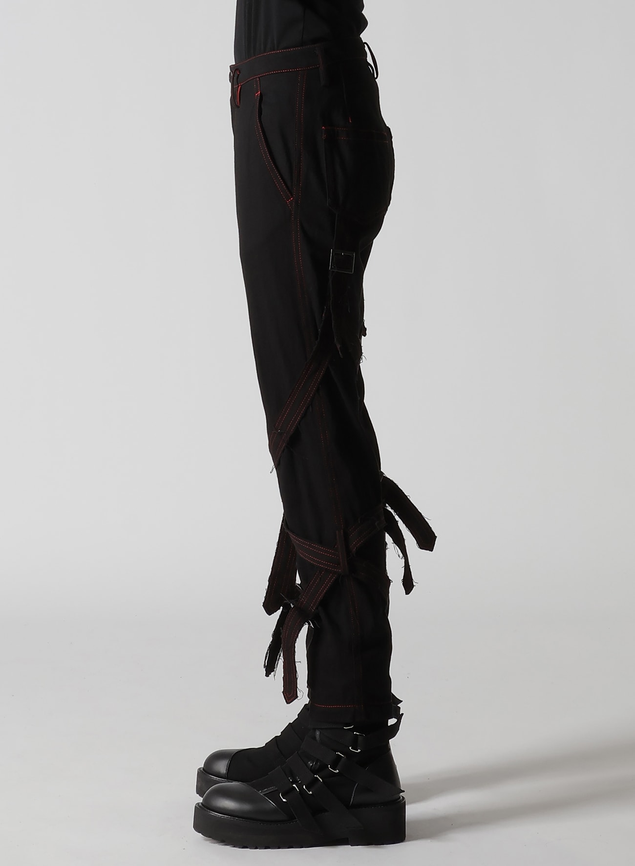 BLACK DENIM BELTED PANTS