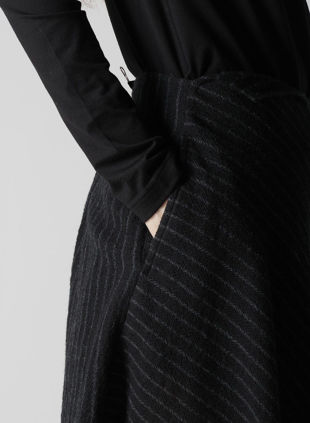 STRIPE GAUZE PLEATS CONBINATION SKIRT