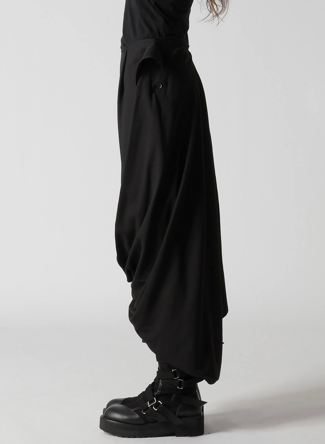 MILLED GABARDINE TWIST SKIRT