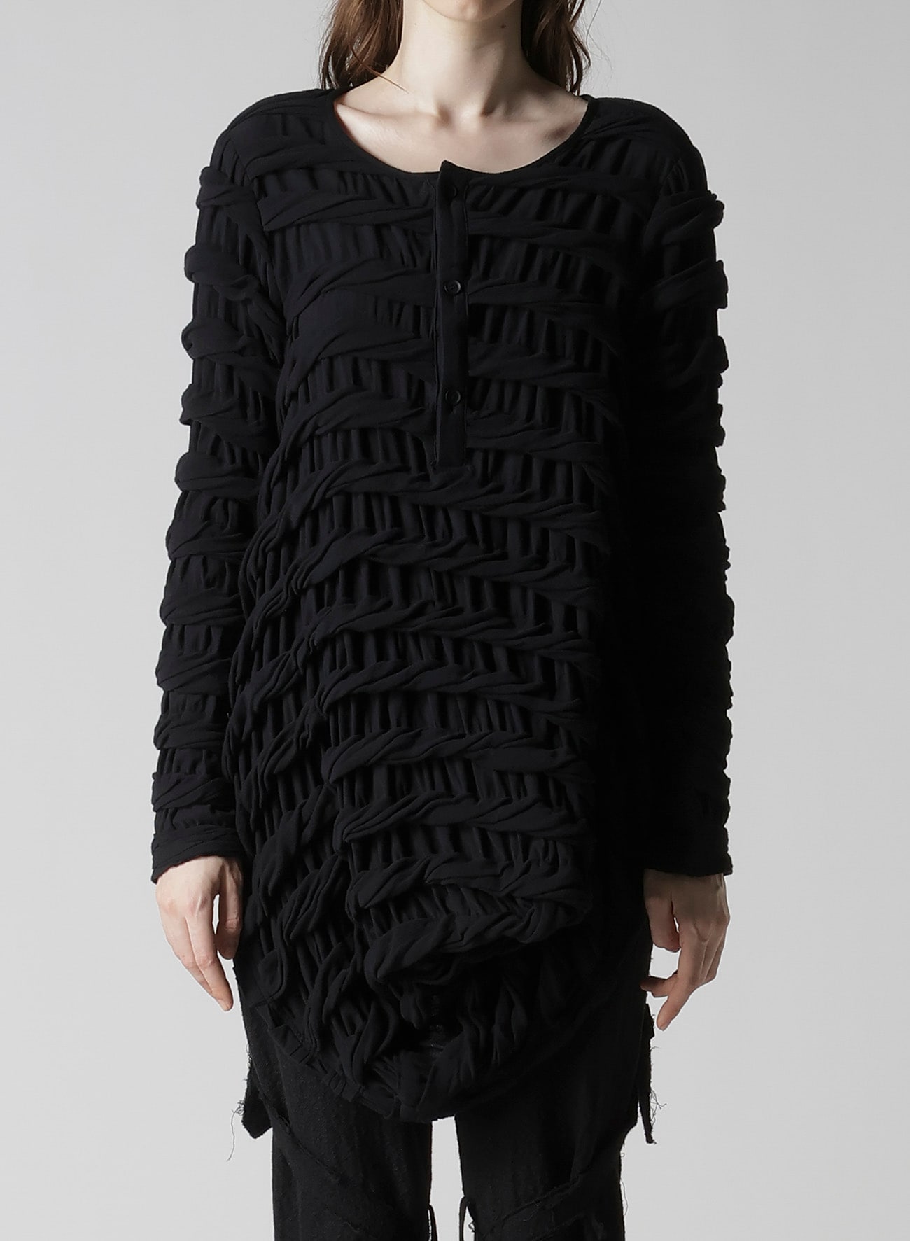 TWIST JACQUARD HEM DRAPE T-SHIRT