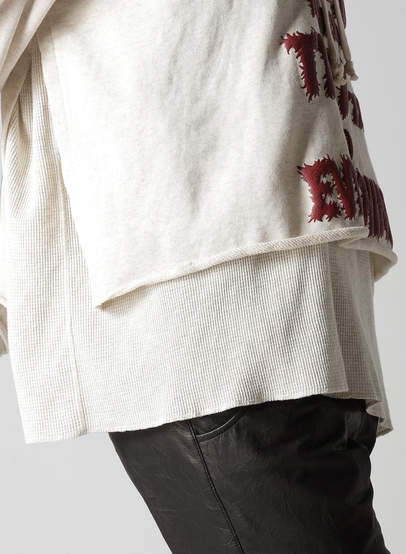 STAY TRUE PRINT LAYERED SHORT HOODIE