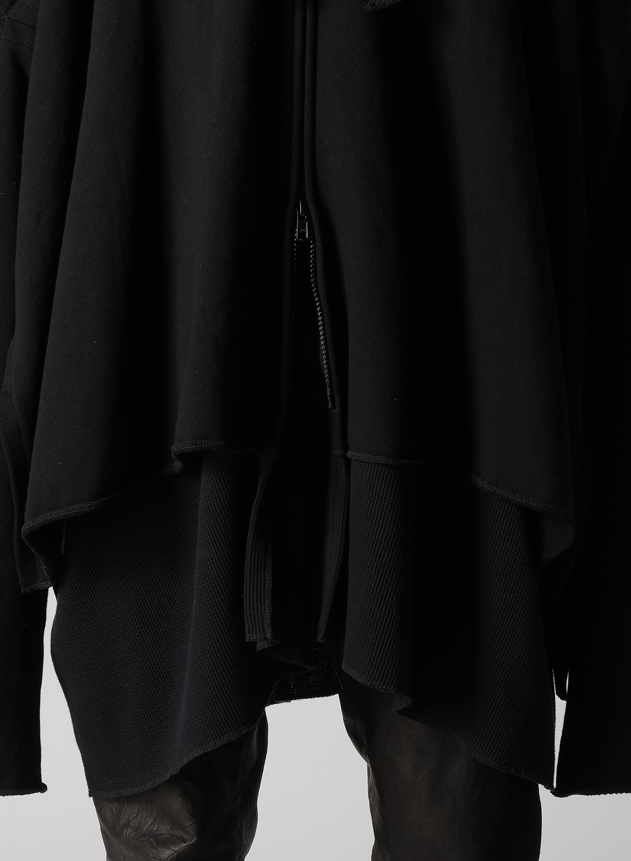 STAY TRUE PRINT LAYERED SHORT HOODIE