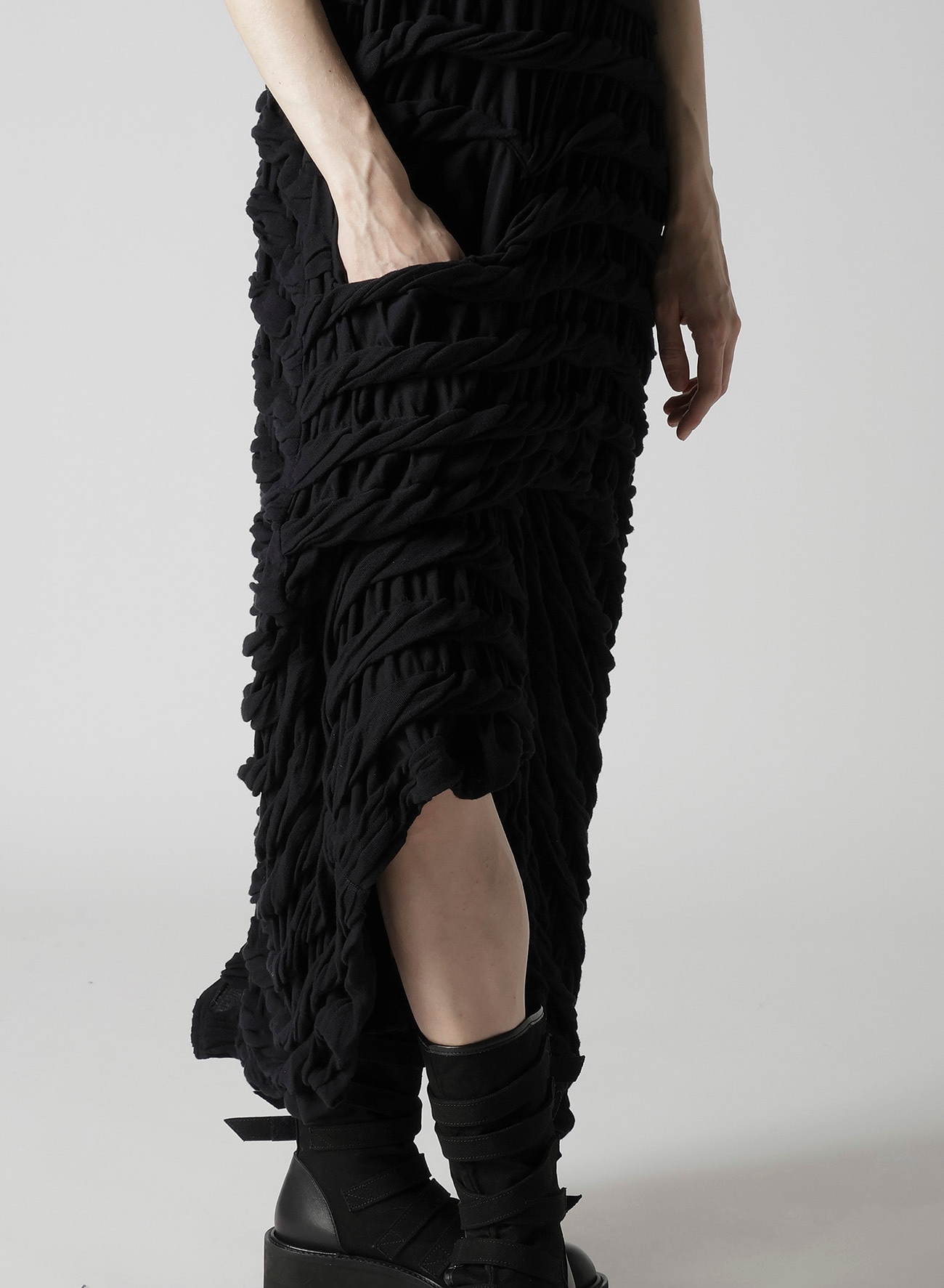 TWIST JACQUARD IRREGULAR HEM SKIRT