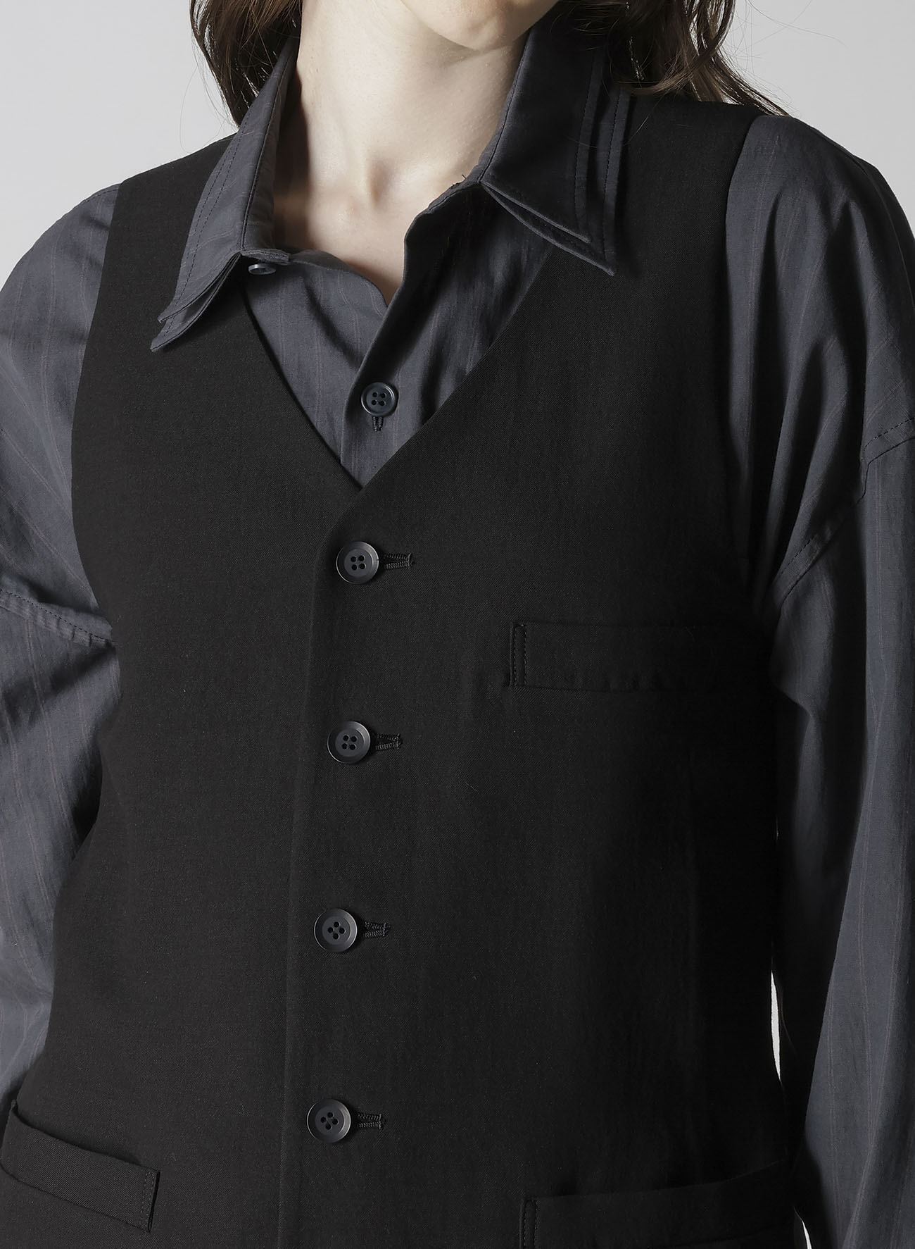 MILLED GABARDINE DARTS VEST