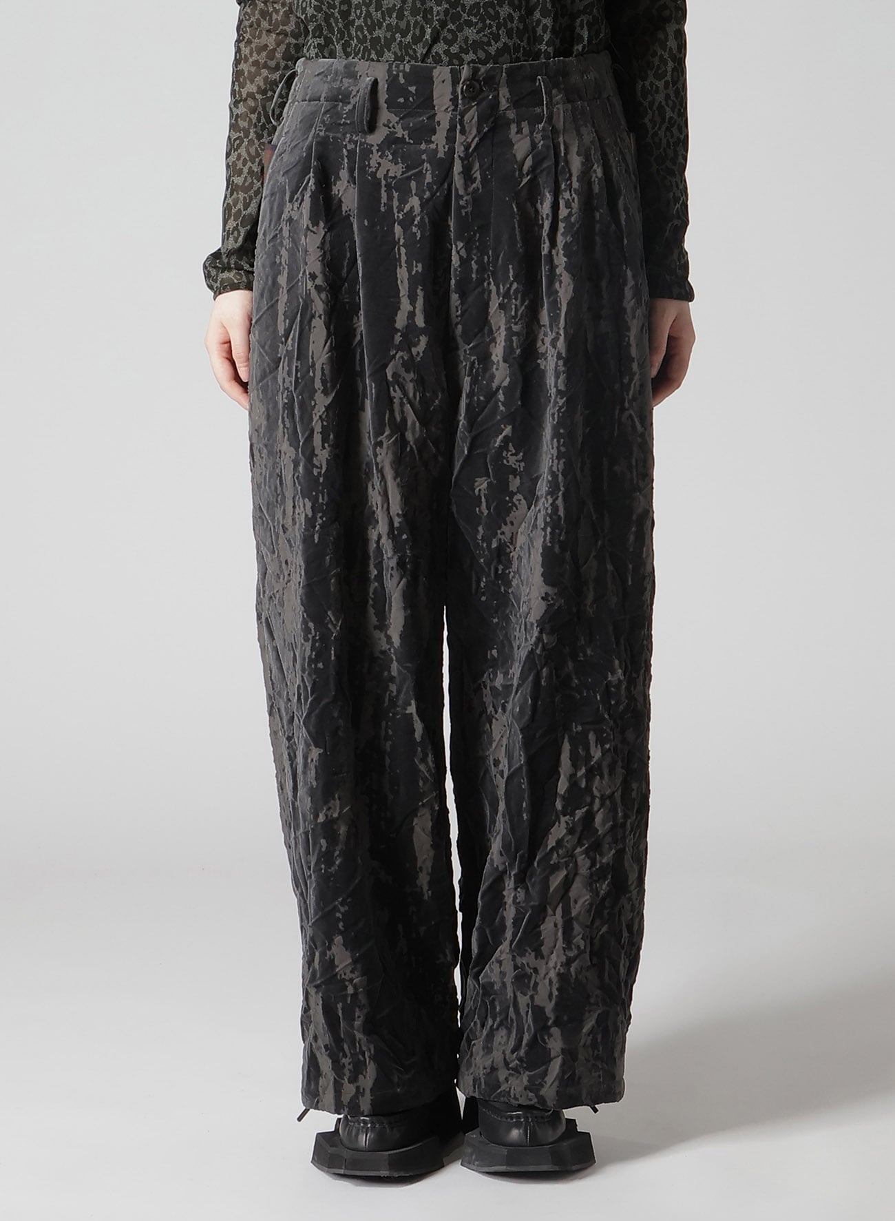 GRUNGE VELVET TUCK PANTS