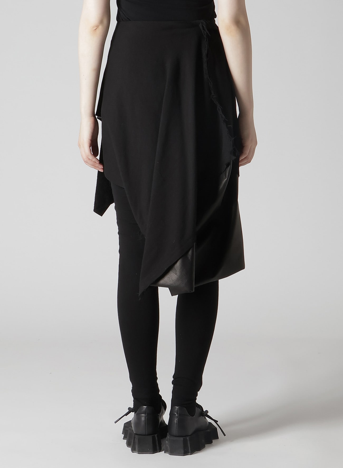 LIGHT SERGE PANELED SKIRT