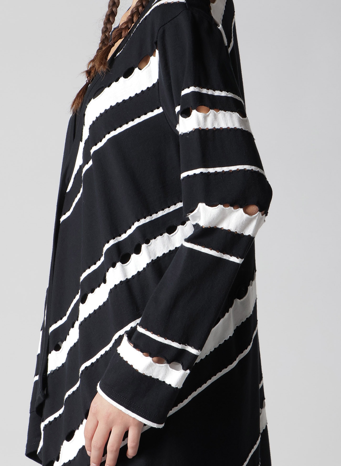 HOLED BORDER PATTERN SQUARE HEM CARDIGAN