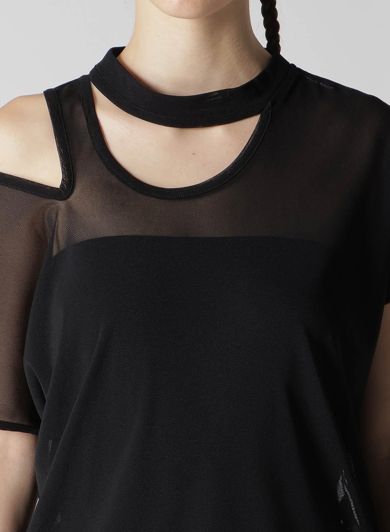 TULLE SLIT FRENCH SLEEVE T-SHIRT