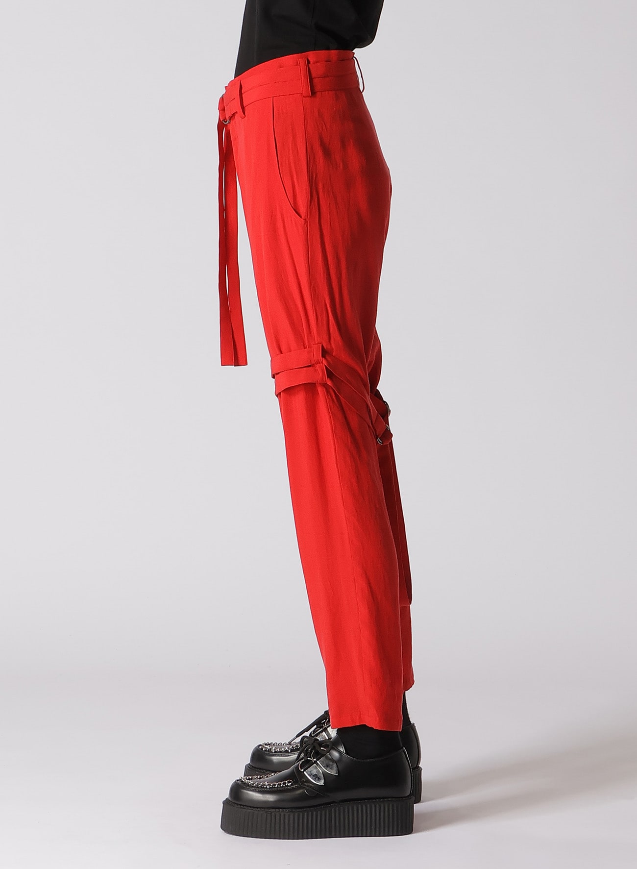 SOFT BROAD COTTON HANGING STRAP PANTS(S Red): LIMI feu｜THE SHOP 