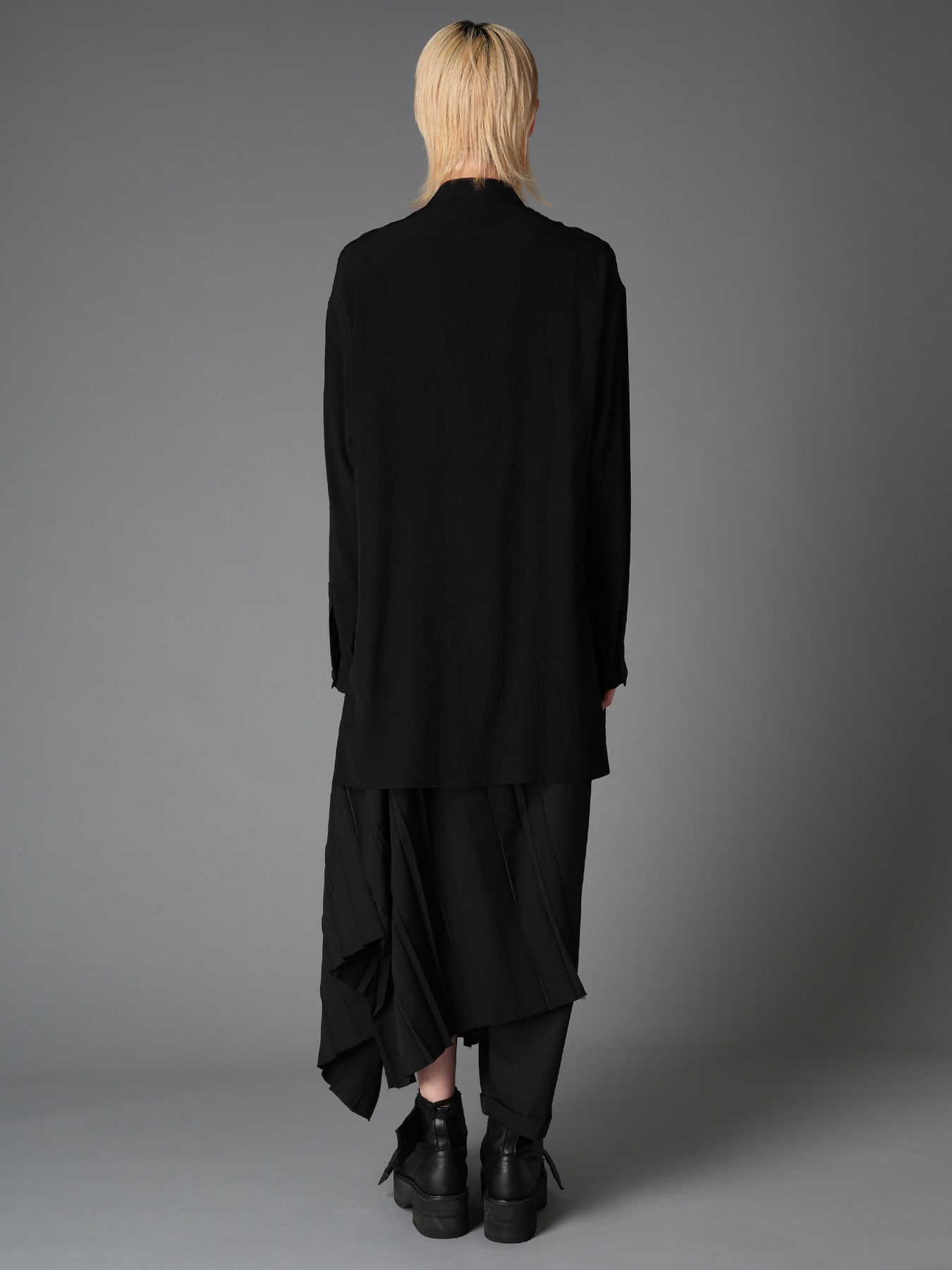 WRINKLED PLAIN WEAVE  FRONT TAPE DETAIL BLOUSE