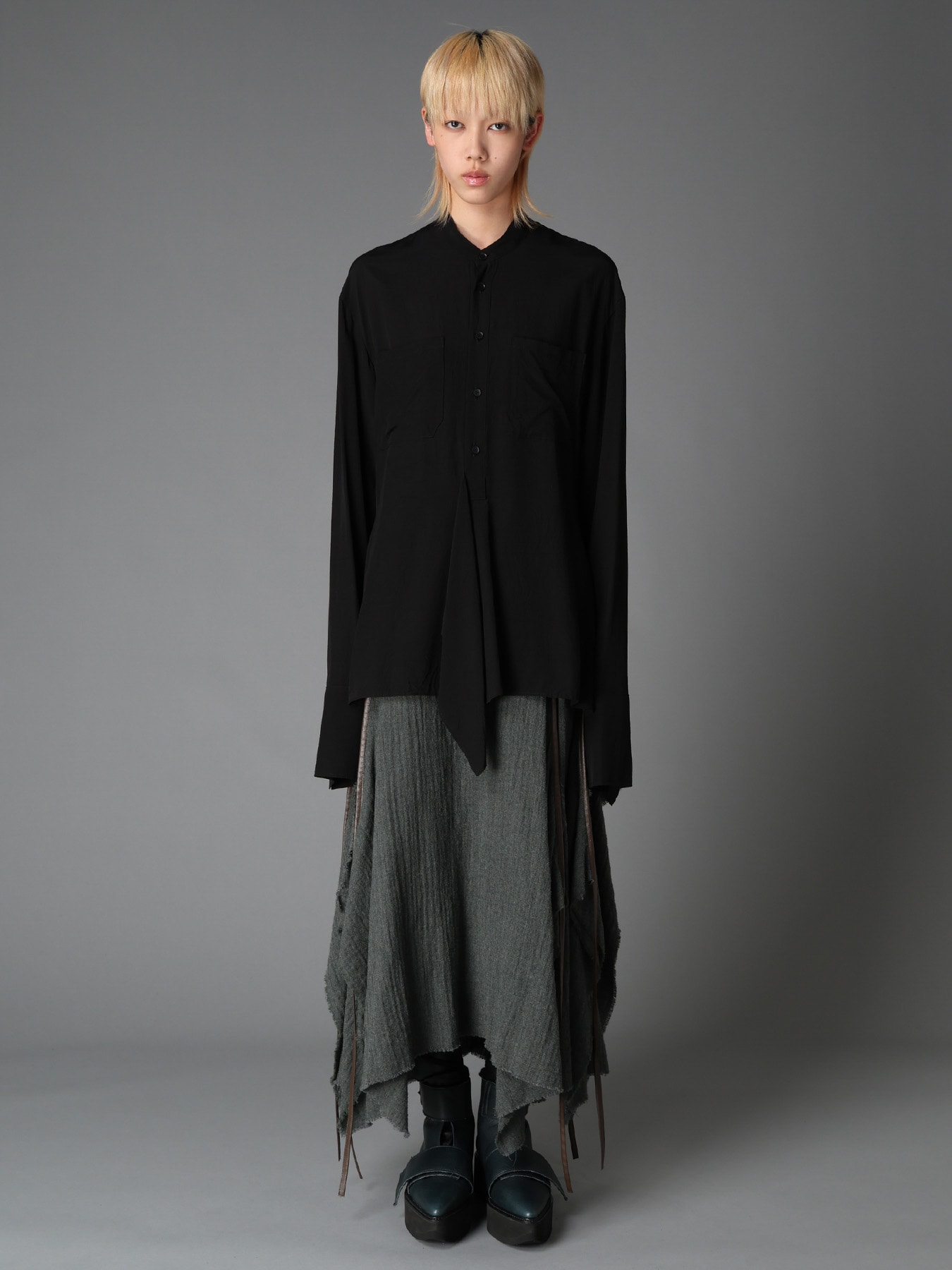WRINKLED PLAIN WEAVE  STAND COLLAR BLOUSE
