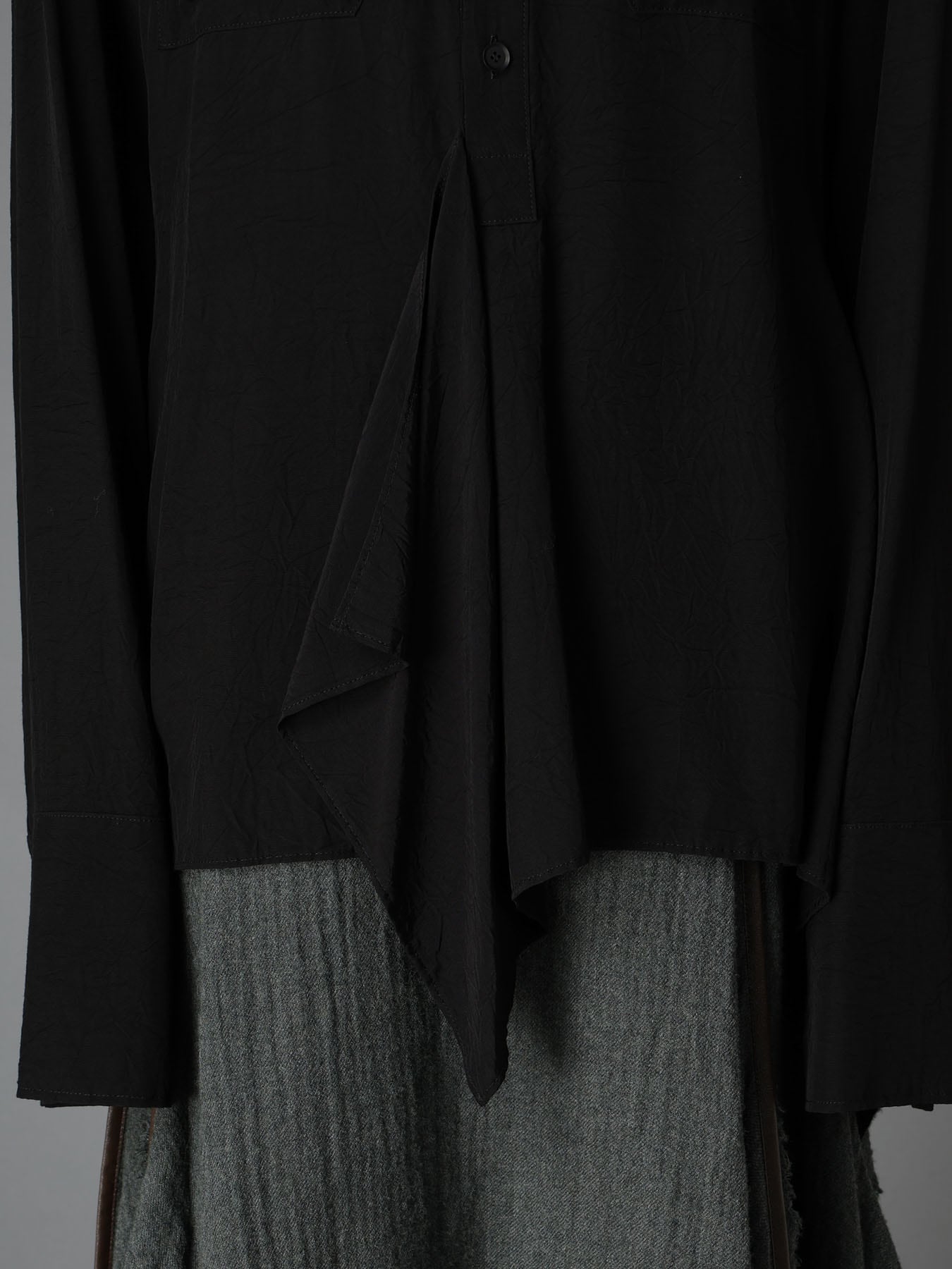 WRINKLED PLAIN WEAVE  STAND COLLAR BLOUSE