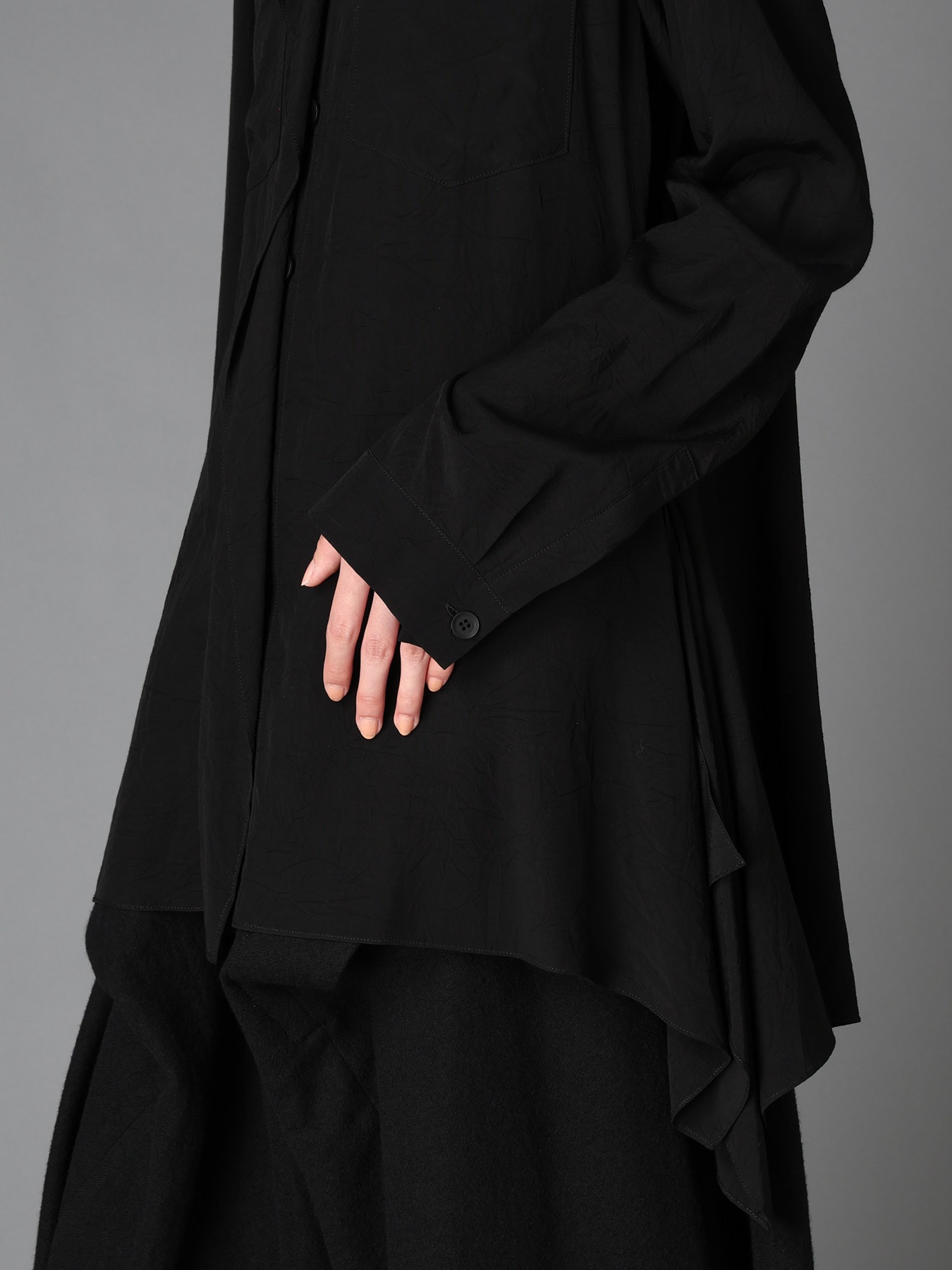 WRINKLED PLAIN WEAVE  FLARED PANEL BLOUSE