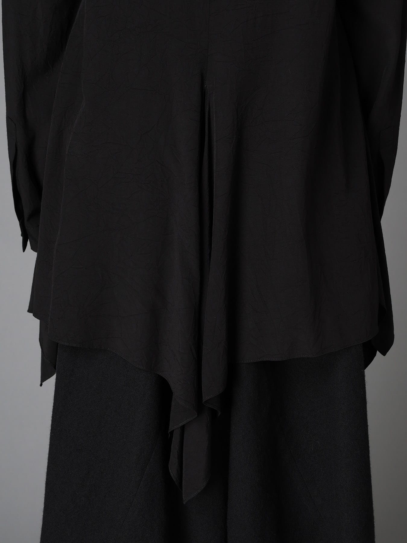 WRINKLED PLAIN WEAVE  FLARED PANEL BLOUSE