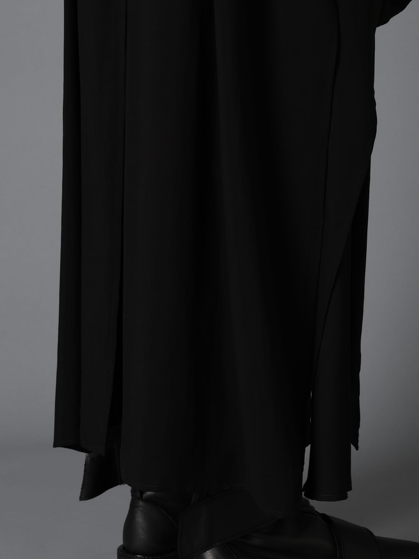 HIGH TWIST GABARDINE LONG DRAPED BLOUSE