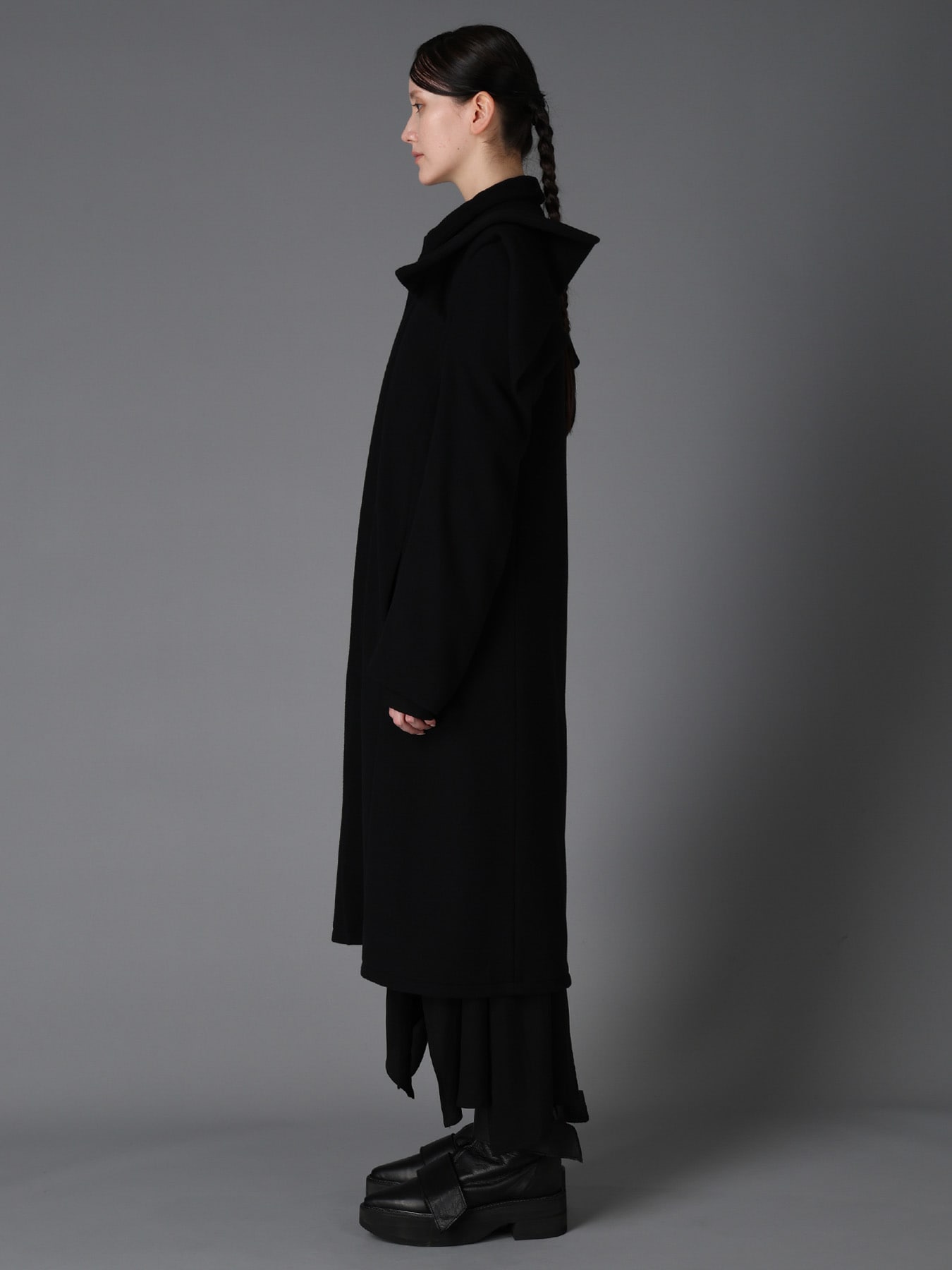 LIGHT MOSSER  PANELED SHOULDER COAT