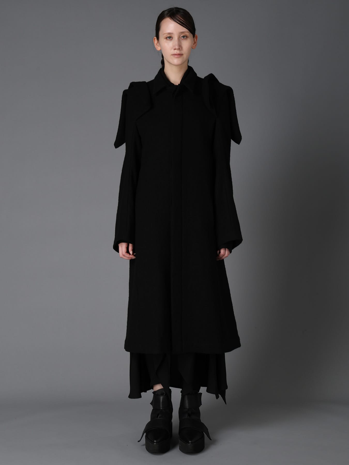 SHRINK SERGE PANELED SHOULDER COAT