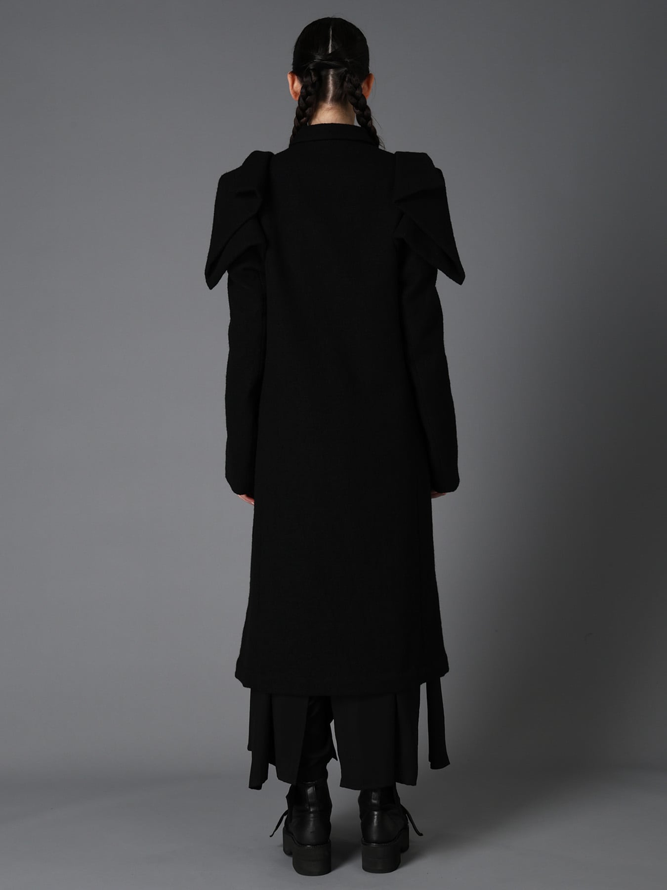 SHRINK SERGE PANELED SHOULDER COAT