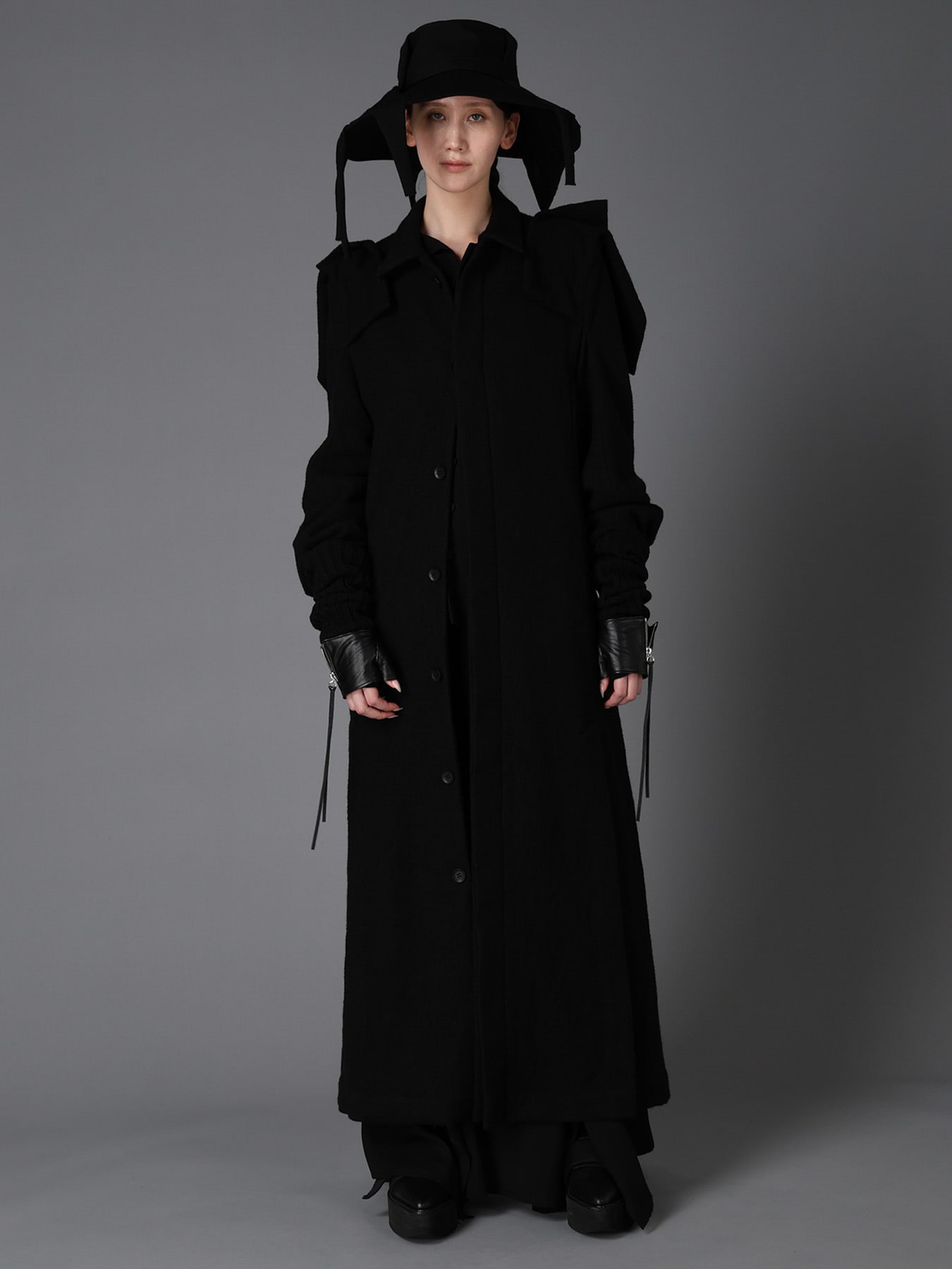 SHRINK SERGE PANELED SHOULDER LONG COAT