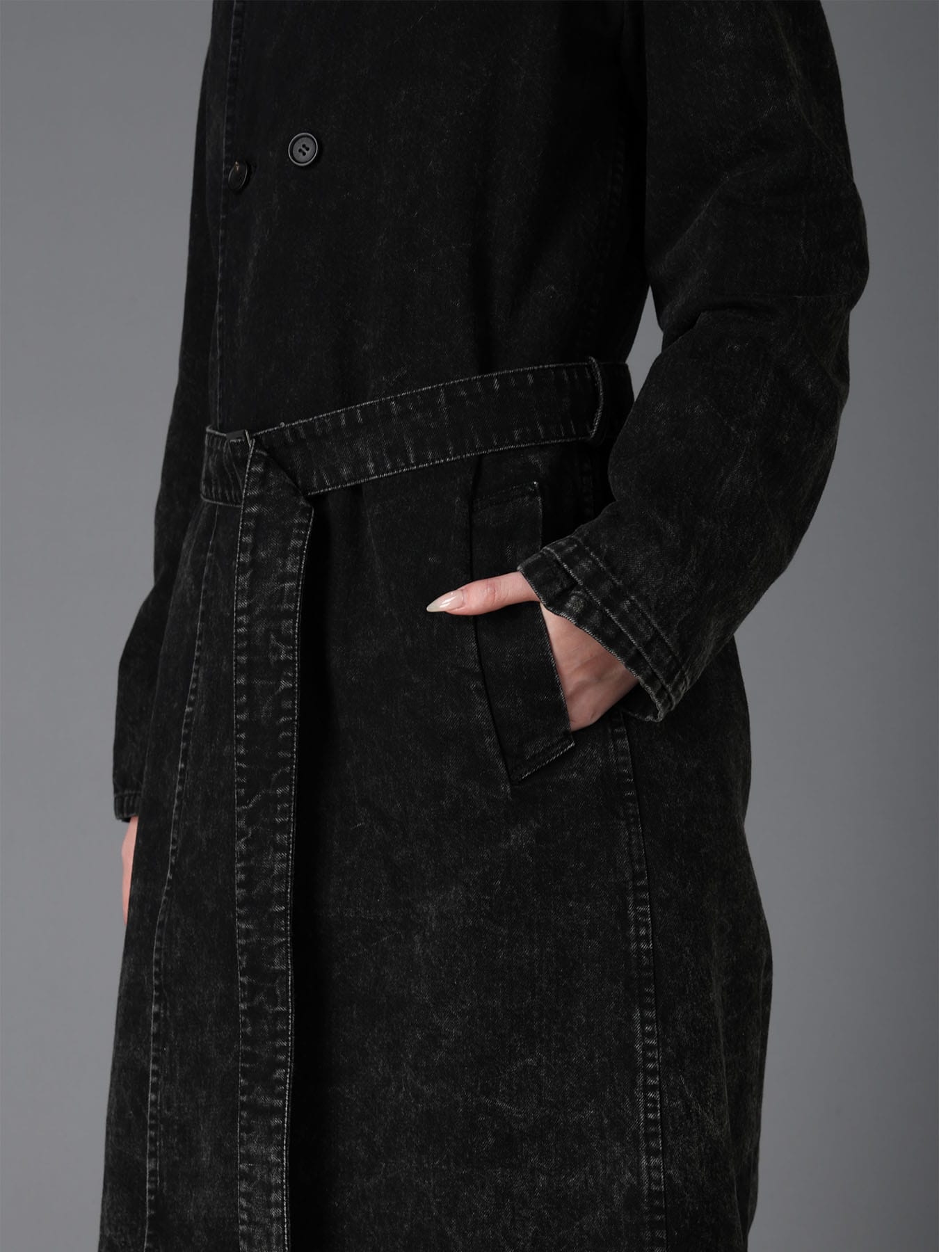 CHEMICAL BLEACHED DENIM DOUBLE LONG COAT(S Black): LIMI feu｜THE